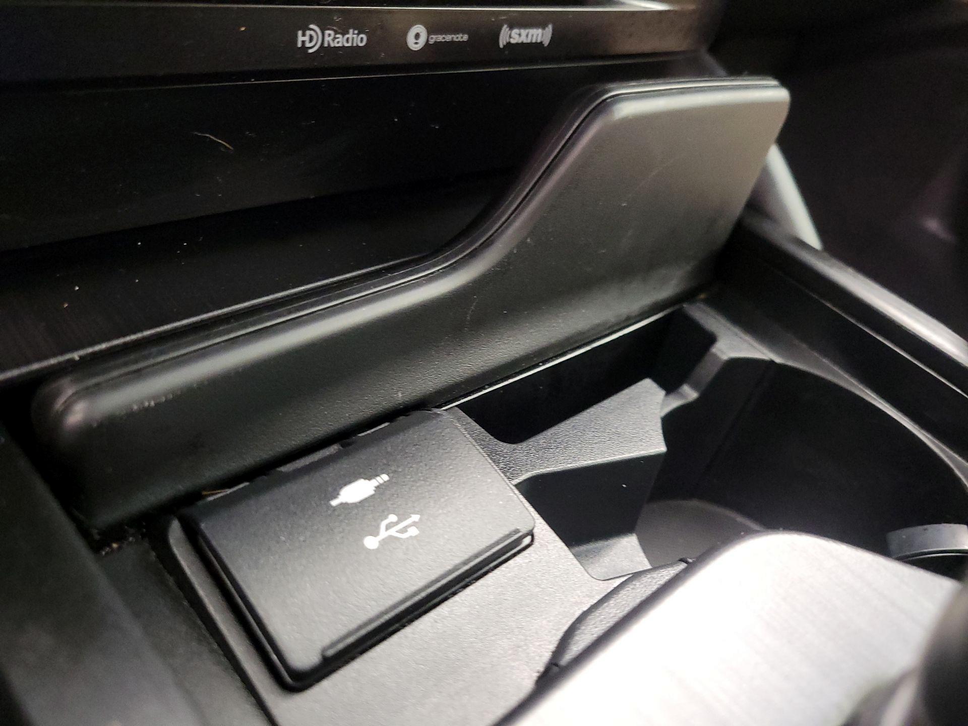 Thumbnail: 2021 Lexus ES - 18