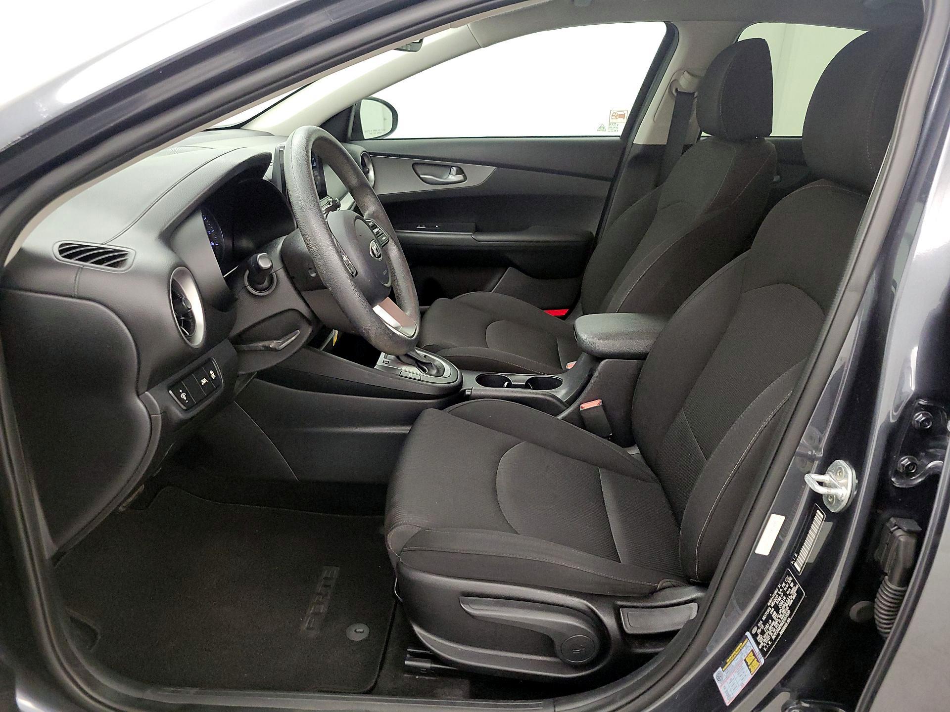 Thumbnail: 2019 Kia Forte - 11