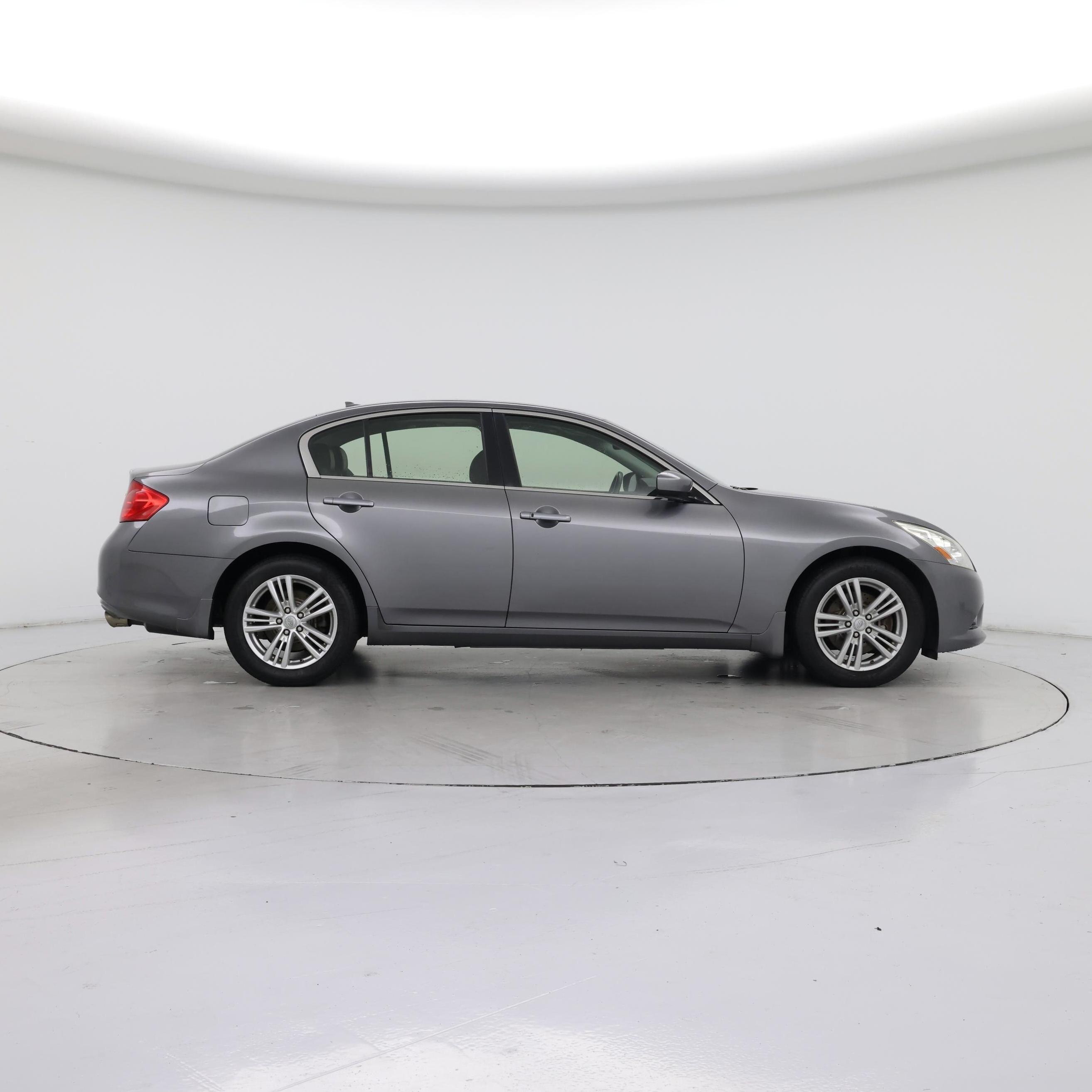 Thumbnail: 2015 INFINITI  - 7