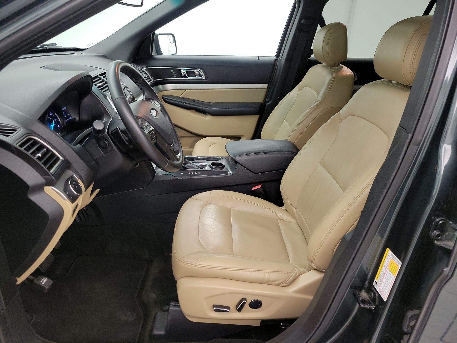 Thumbnail: 2016 Ford Explorer - 11