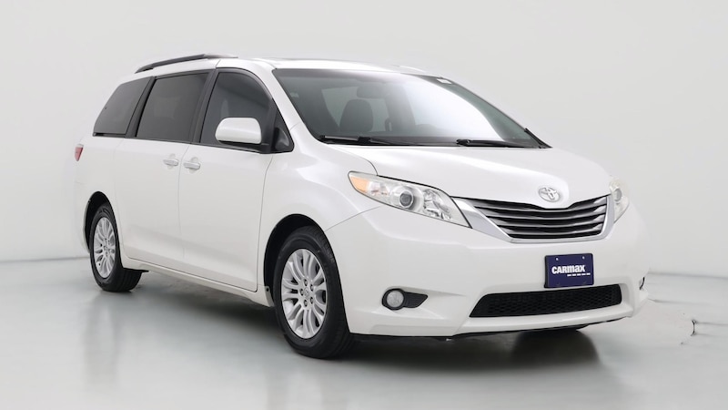 2017 Toyota Sienna XLE Hero Image