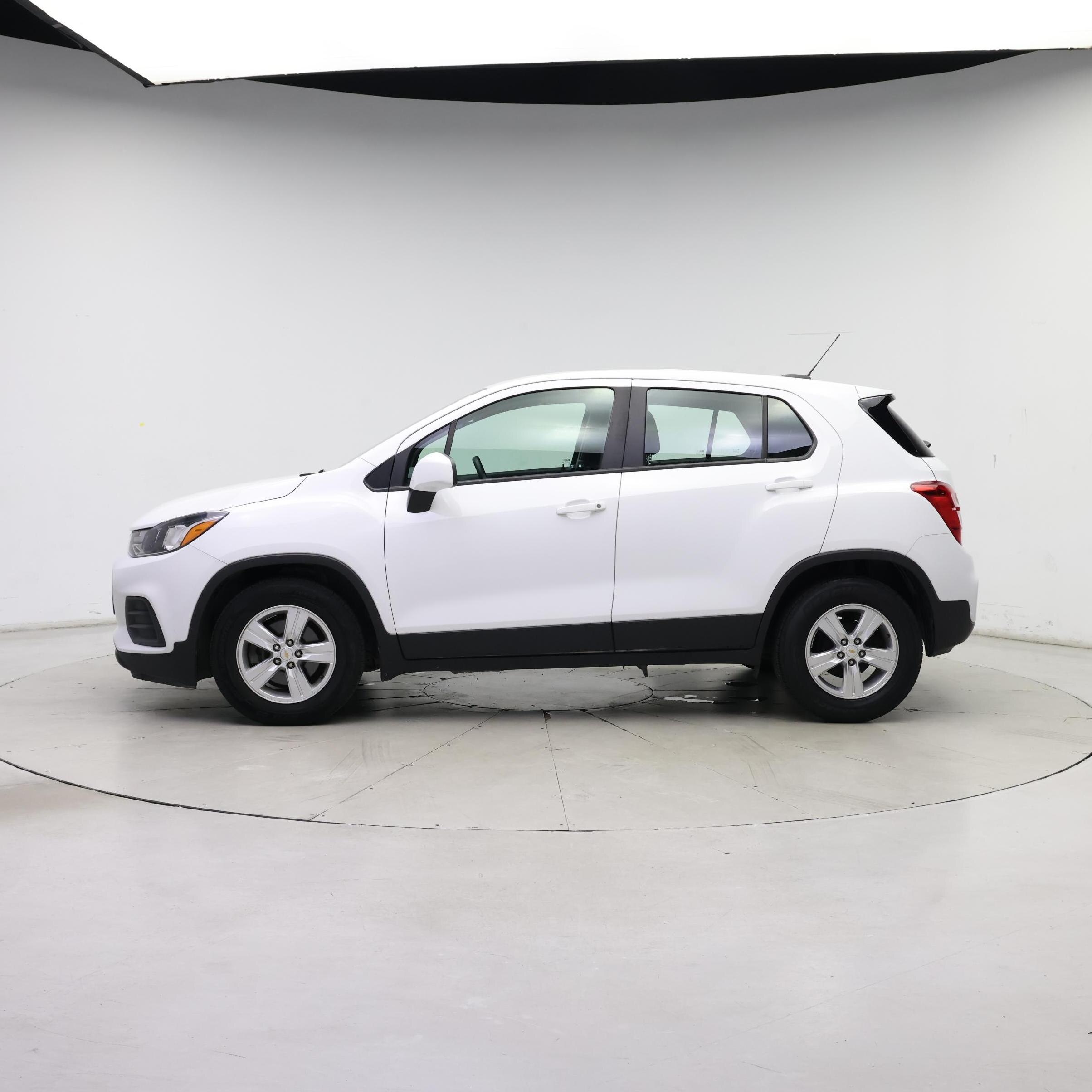 Thumbnail: 2020 Chevrolet Trax - 3