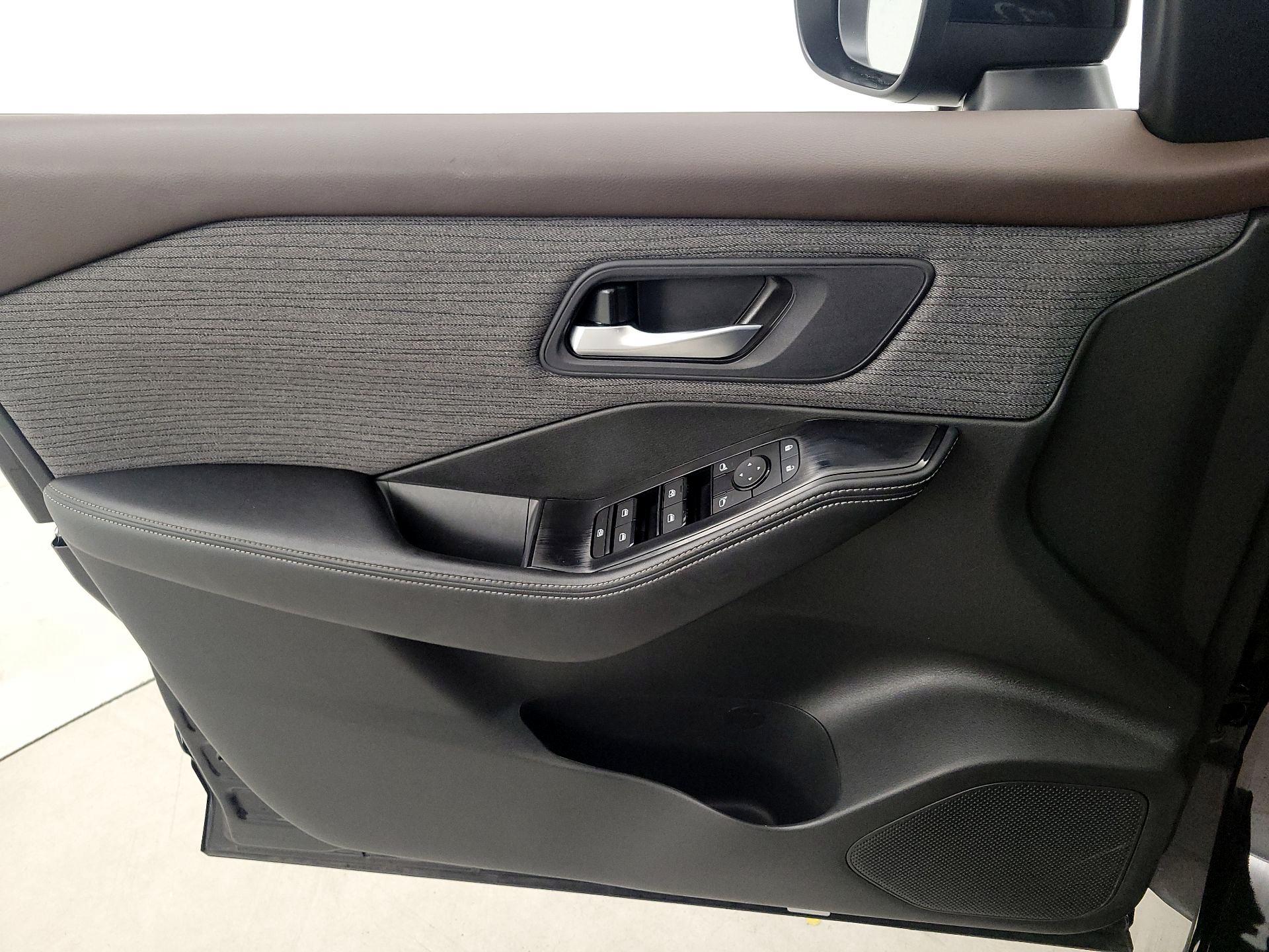 Thumbnail: 2023 Nissan Rogue - 12