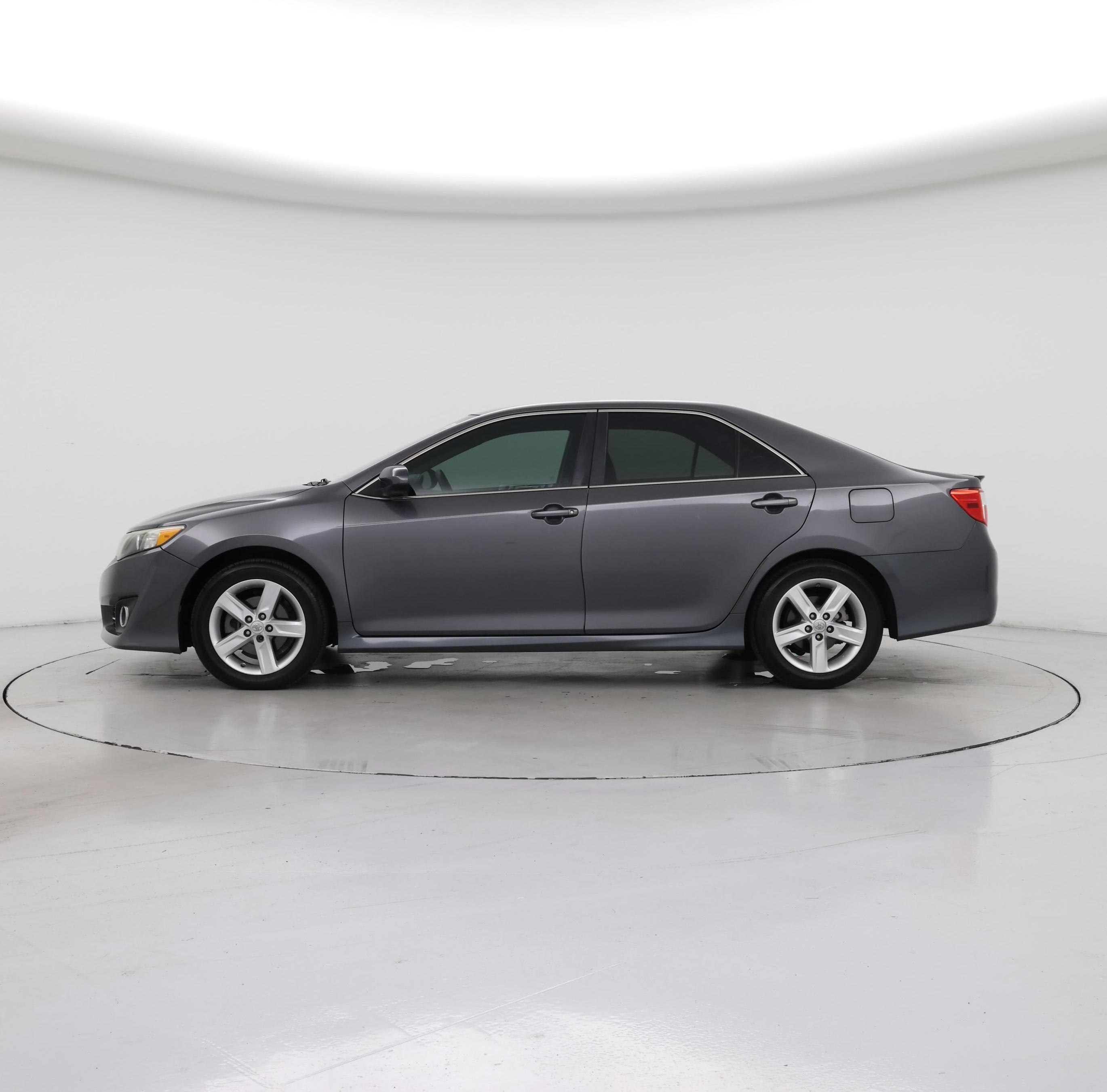 Thumbnail: 2013 Toyota Camry - 3