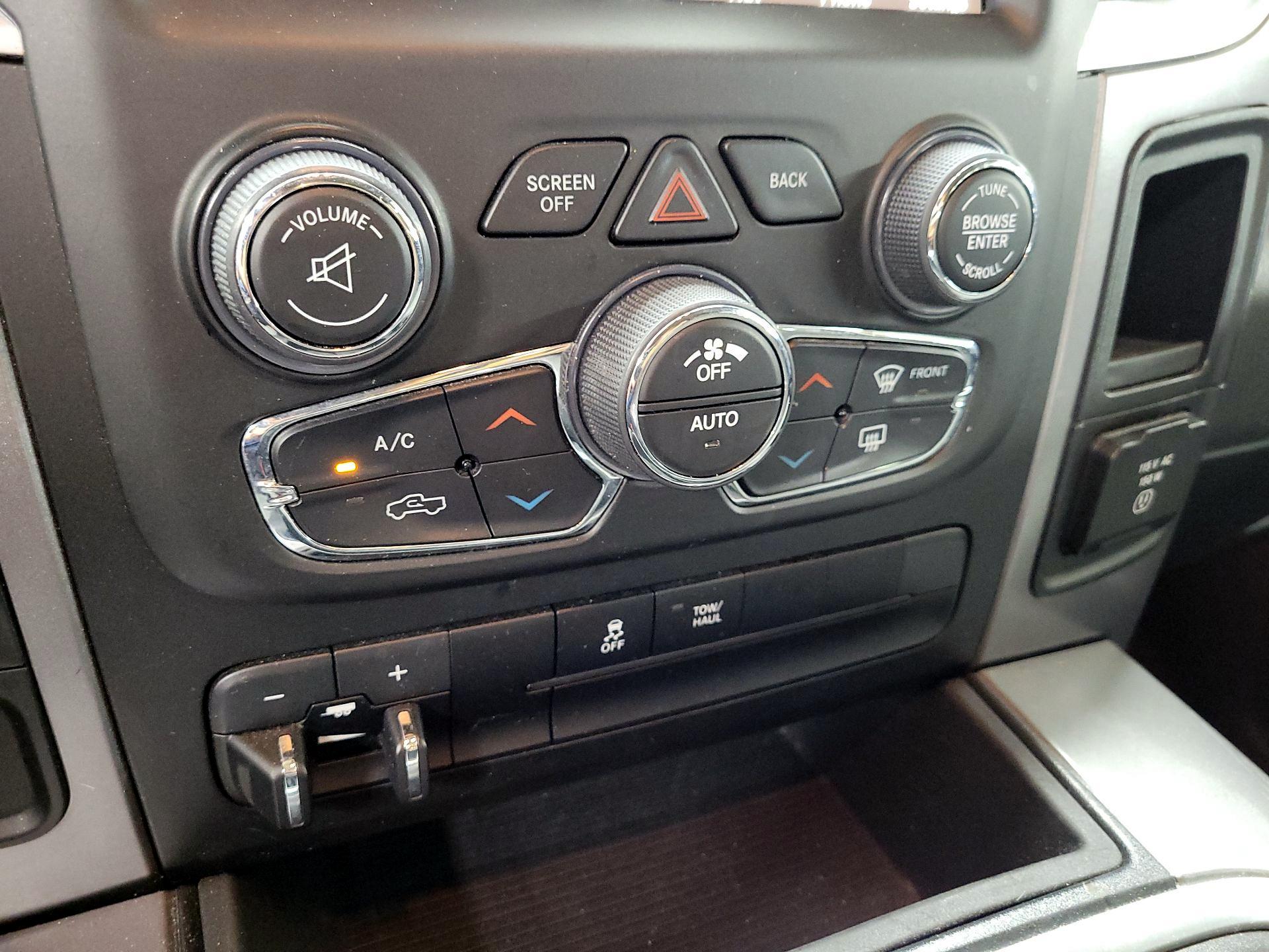 Thumbnail: 2023 RAM 1500 Classic - 14
