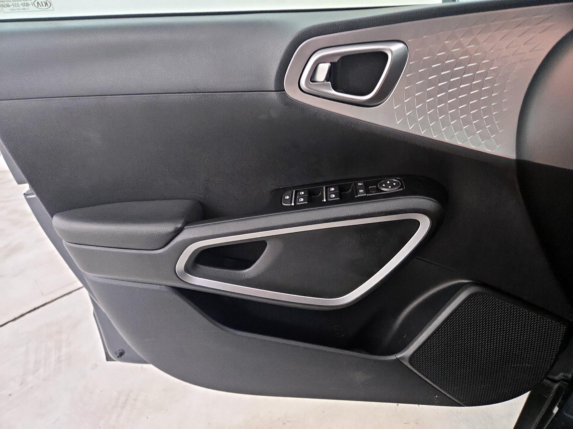 Thumbnail: 2022 Kia Soul - 12
