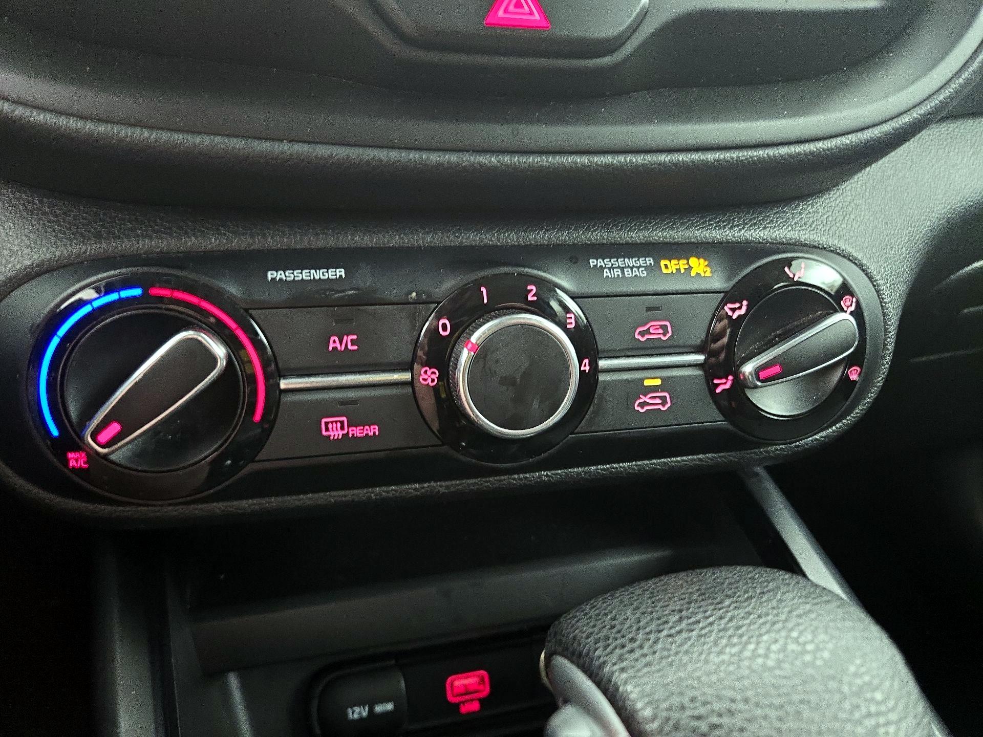 Thumbnail: 2022 Kia Soul - 16