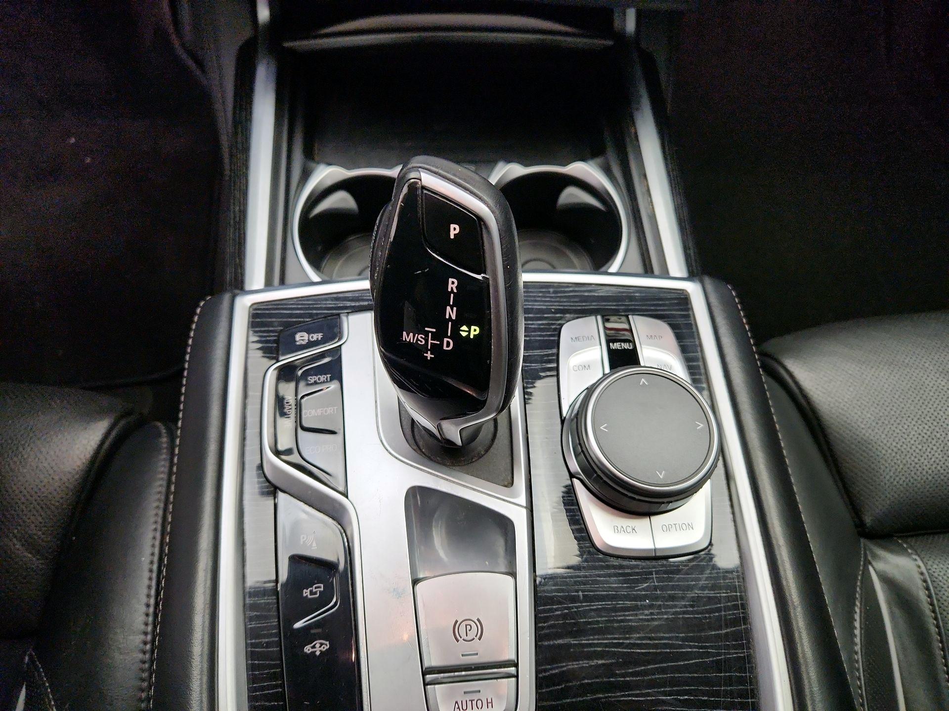 Thumbnail: 2022 BMW 7 Series - 18