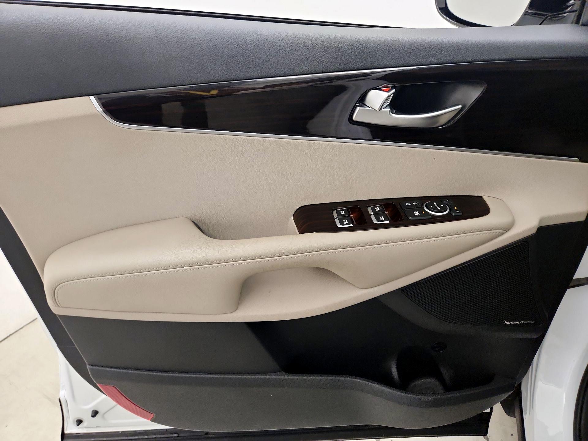 Thumbnail: 2019 Kia Sorento - 12