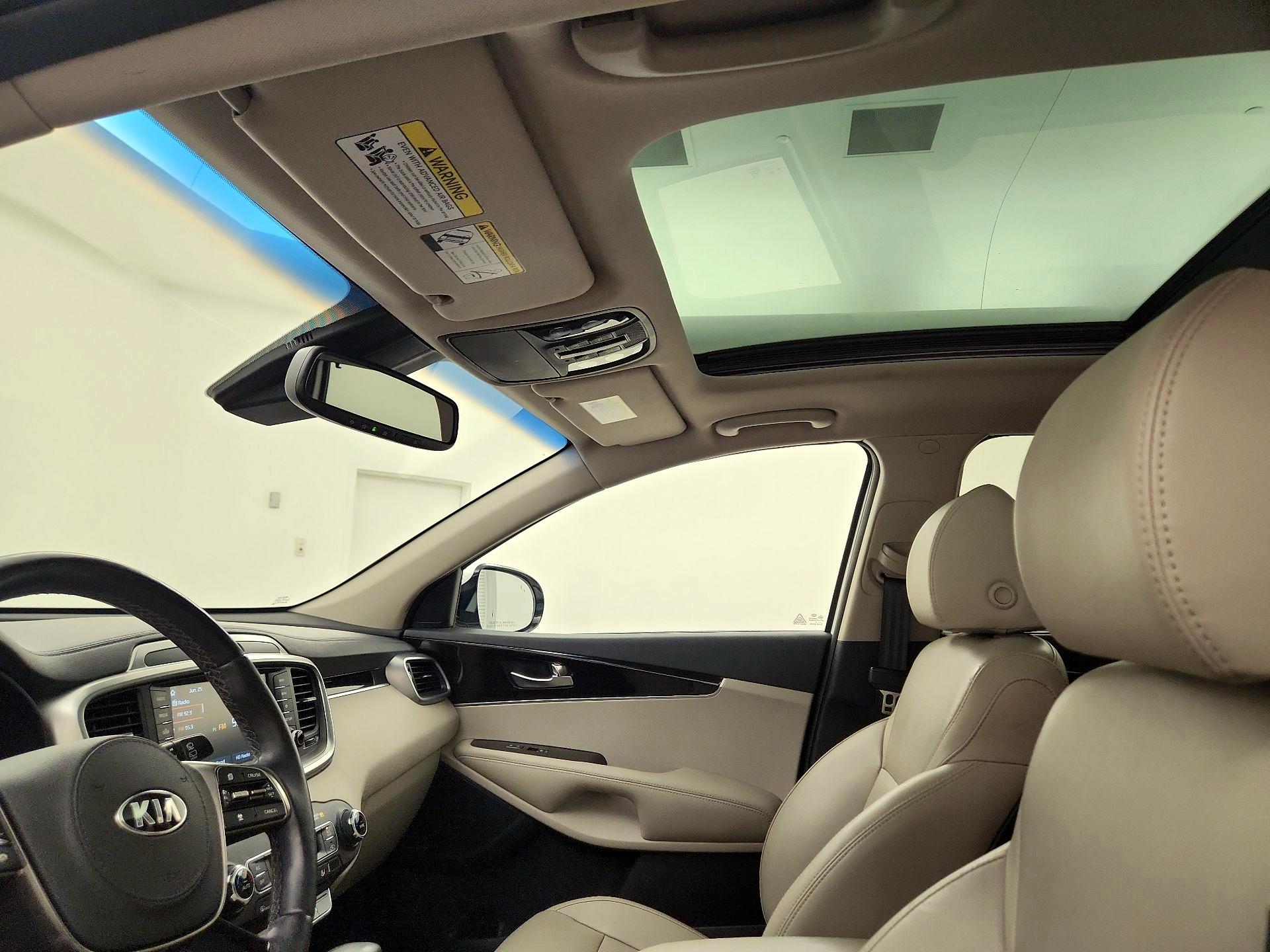 Thumbnail: 2019 Kia Sorento - 19