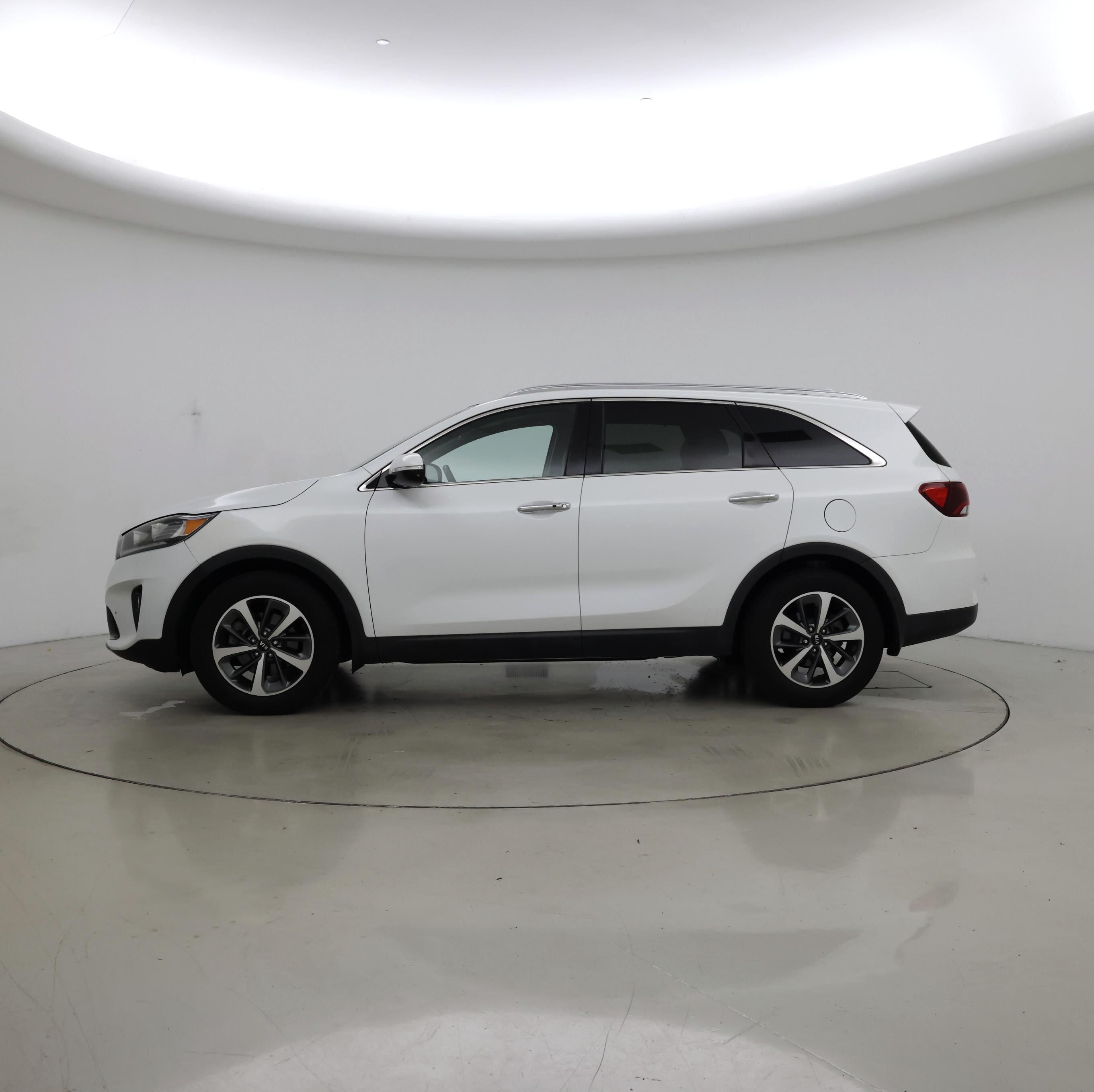 Thumbnail: 2019 Kia Sorento - 3
