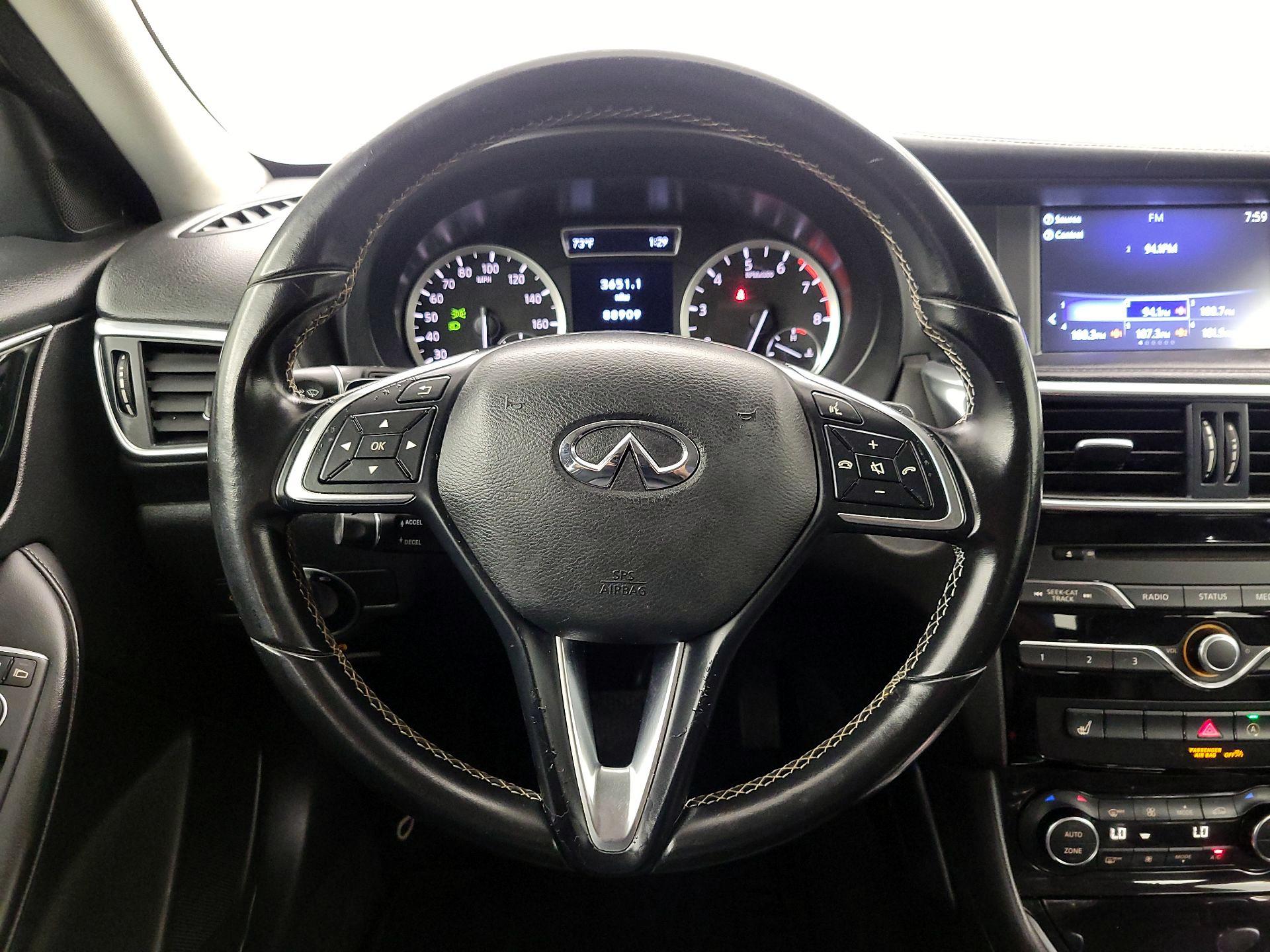 Thumbnail: 2017 INFINITI QX30 - 10
