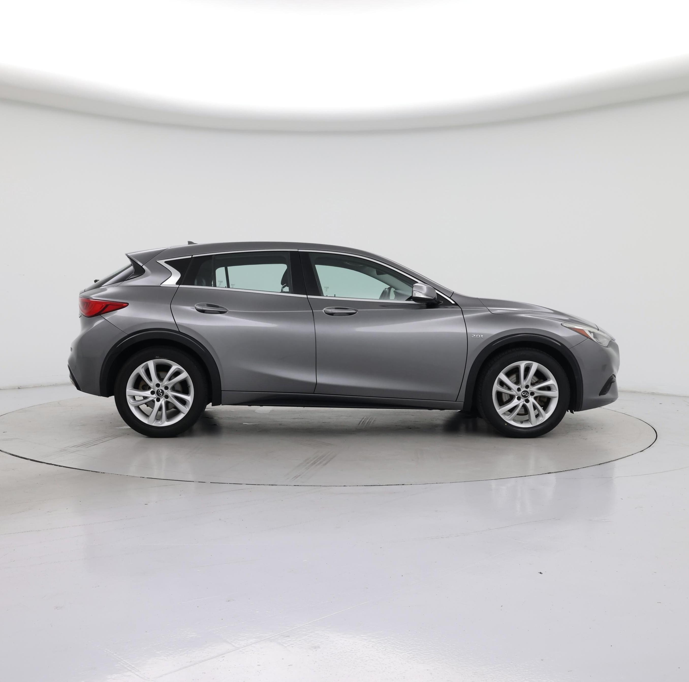 Thumbnail: 2017 INFINITI QX30 - 7