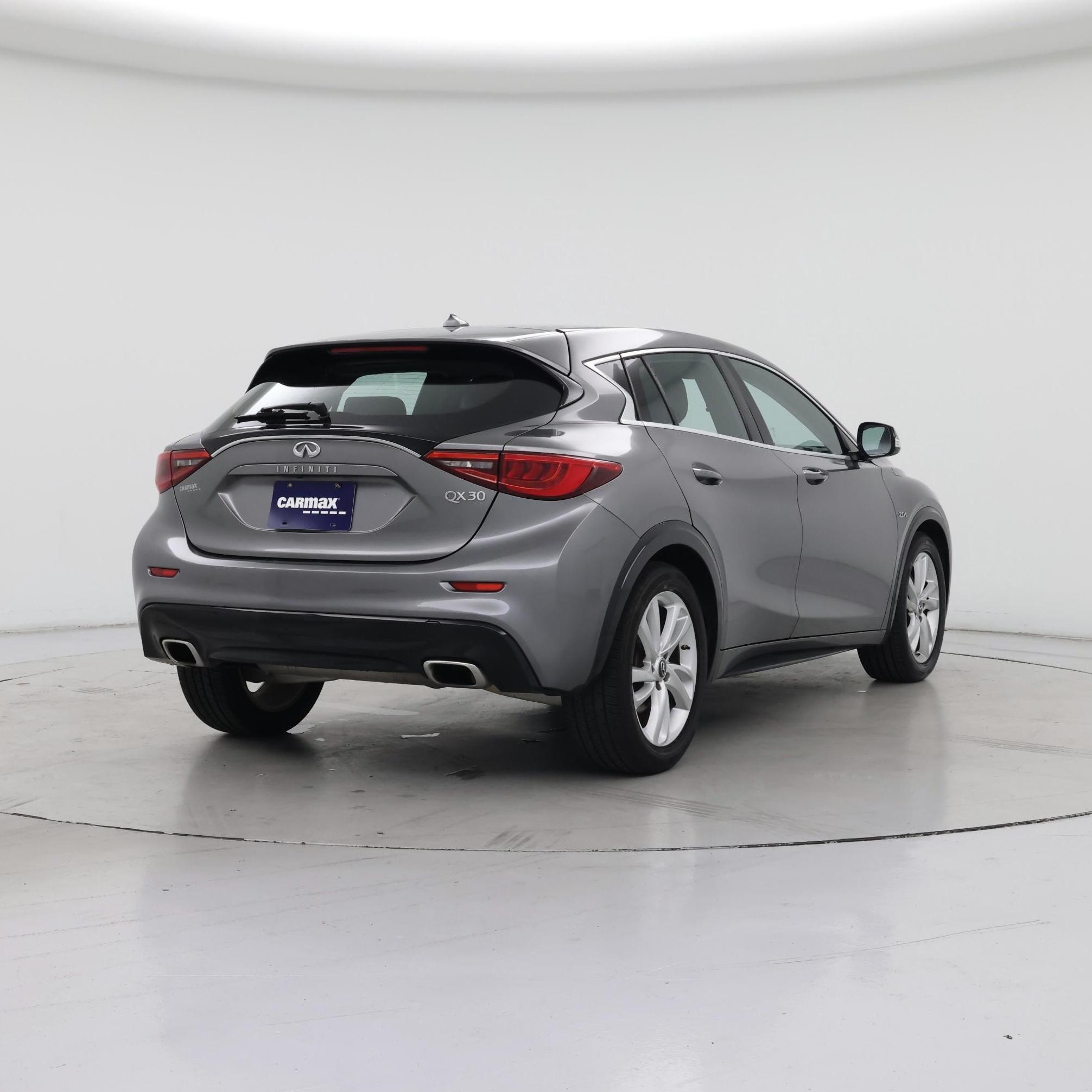 Thumbnail: 2017 INFINITI QX30 - 8