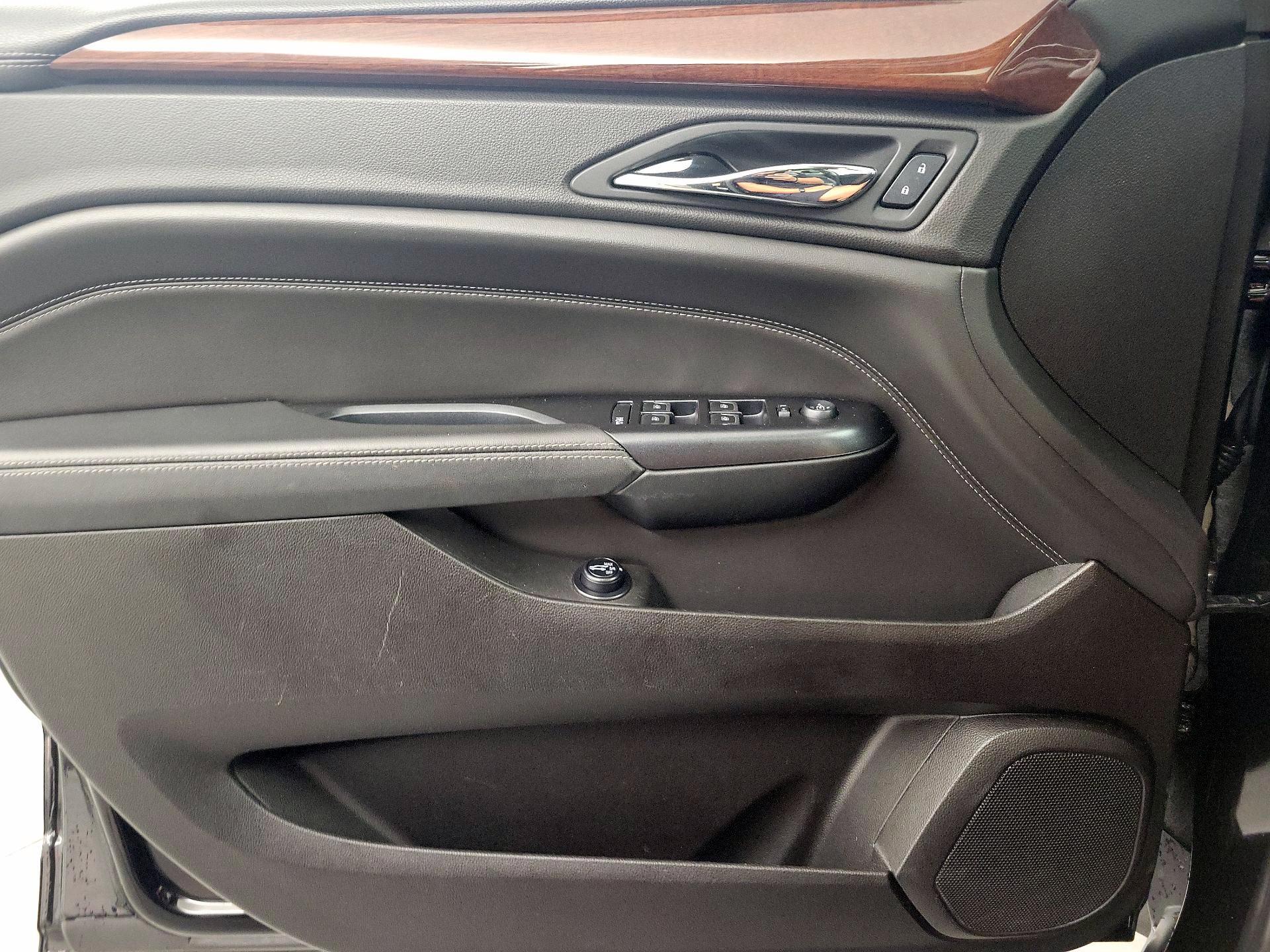 Thumbnail: 2015 Cadillac SRX - 12