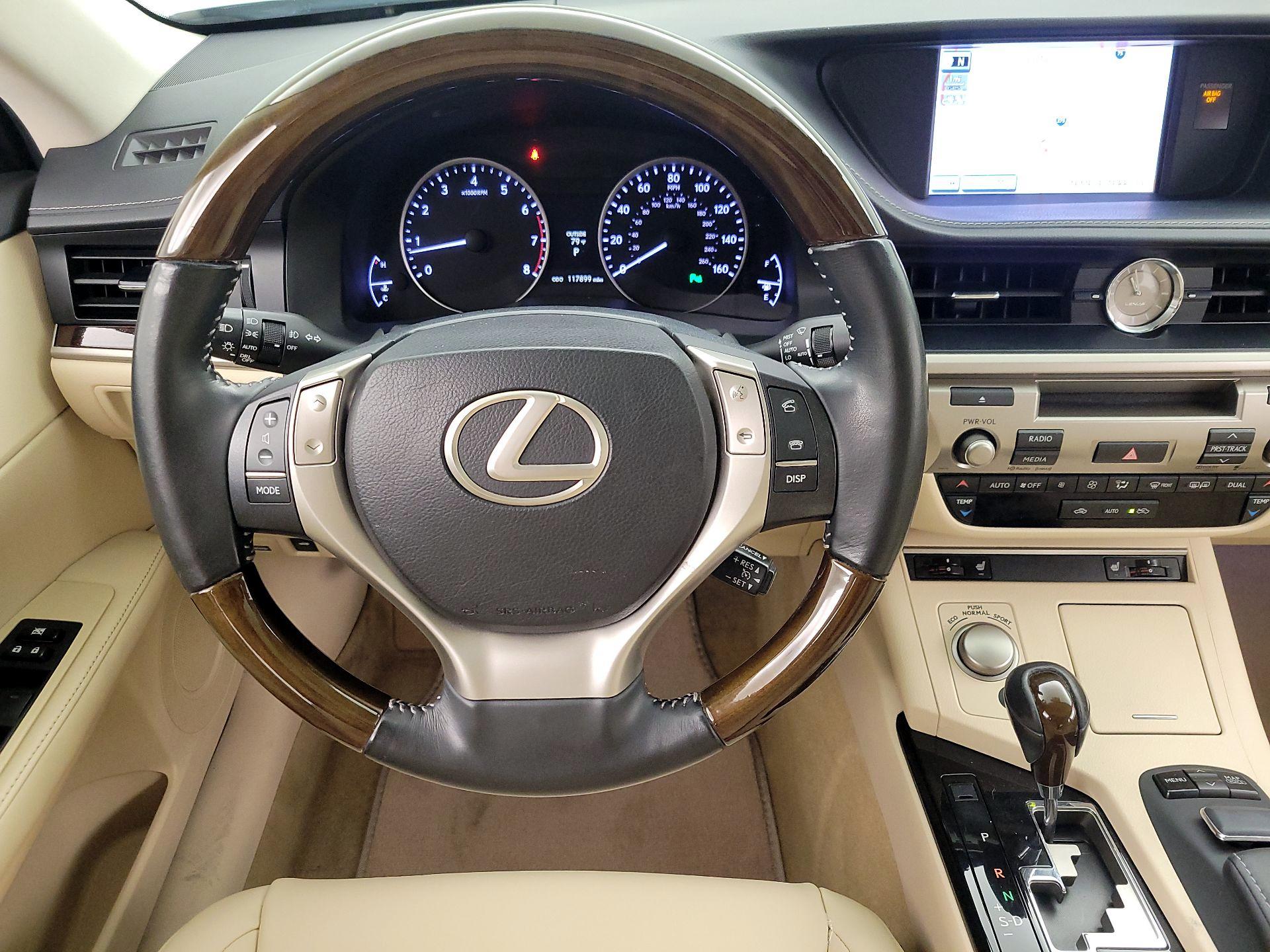 Thumbnail: 2013 Lexus ES - 10