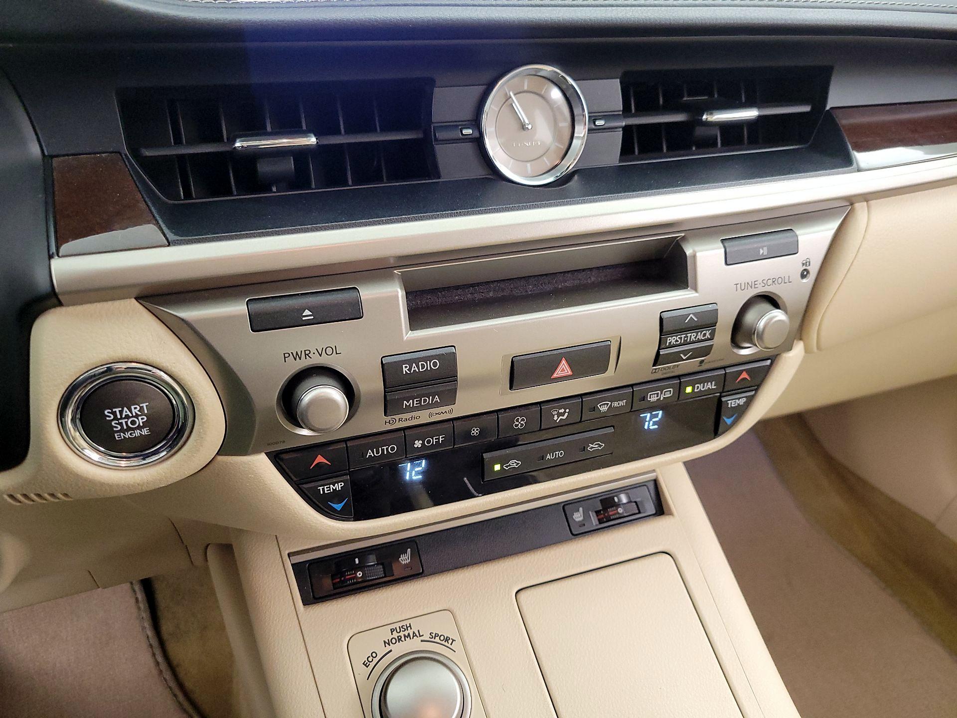 Thumbnail: 2013 Lexus ES - 17