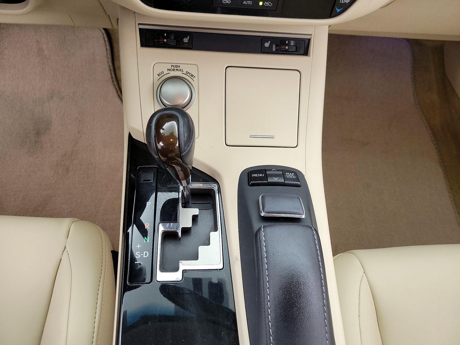 Thumbnail: 2013 Lexus ES - 18