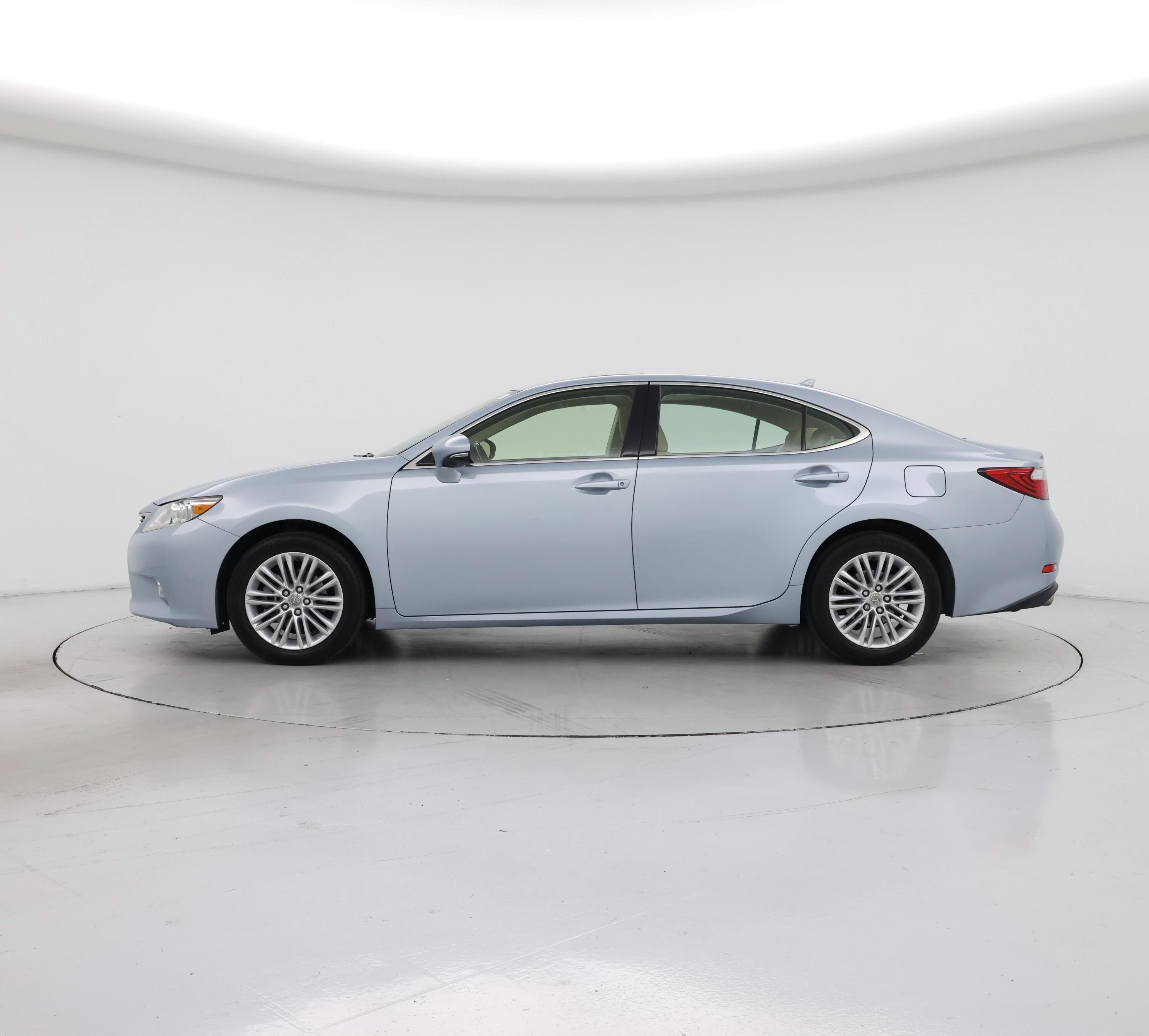 Thumbnail: 2013 Lexus ES - 3