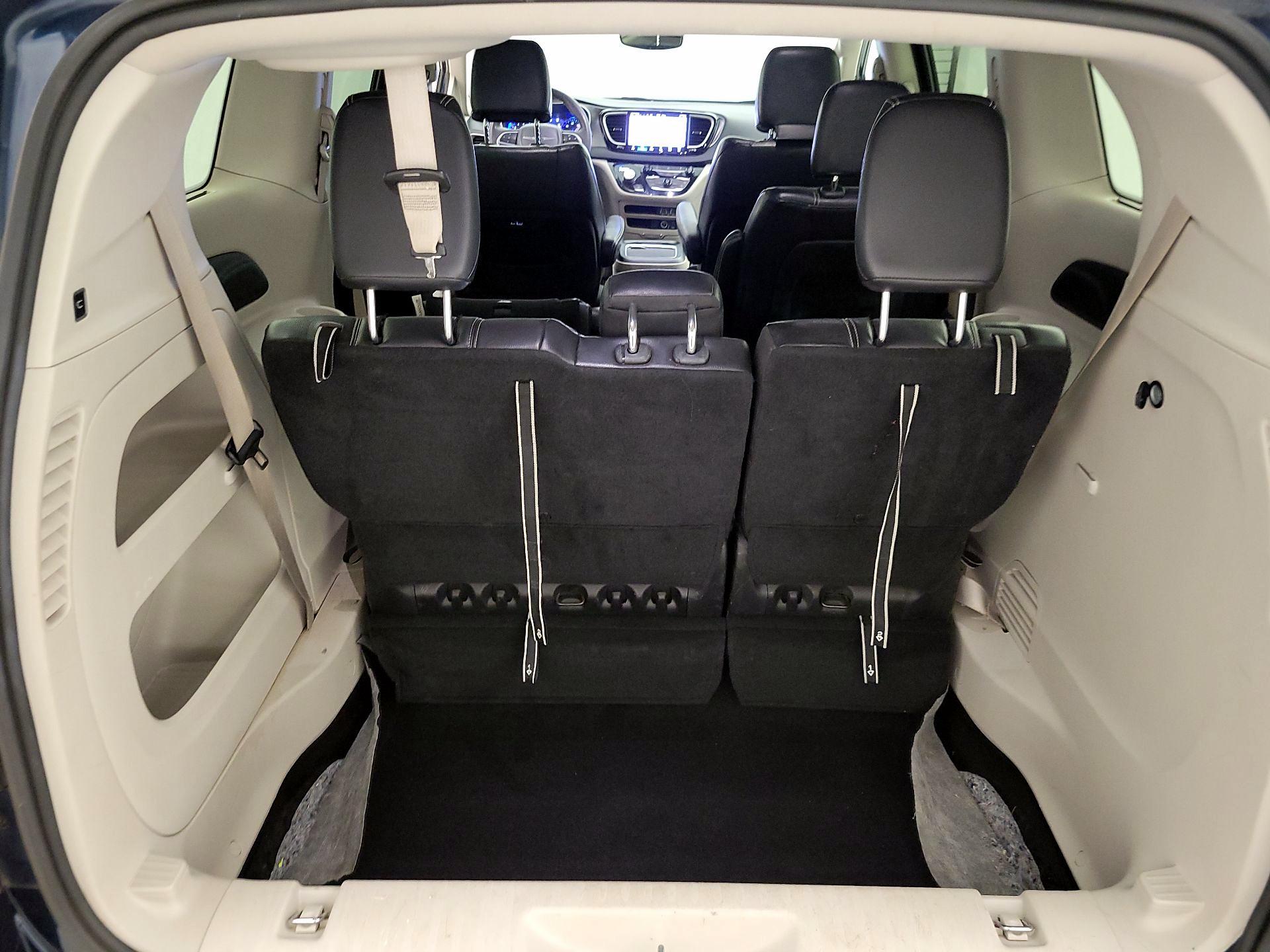 Thumbnail: 2022 Chrysler Pacifica - 20