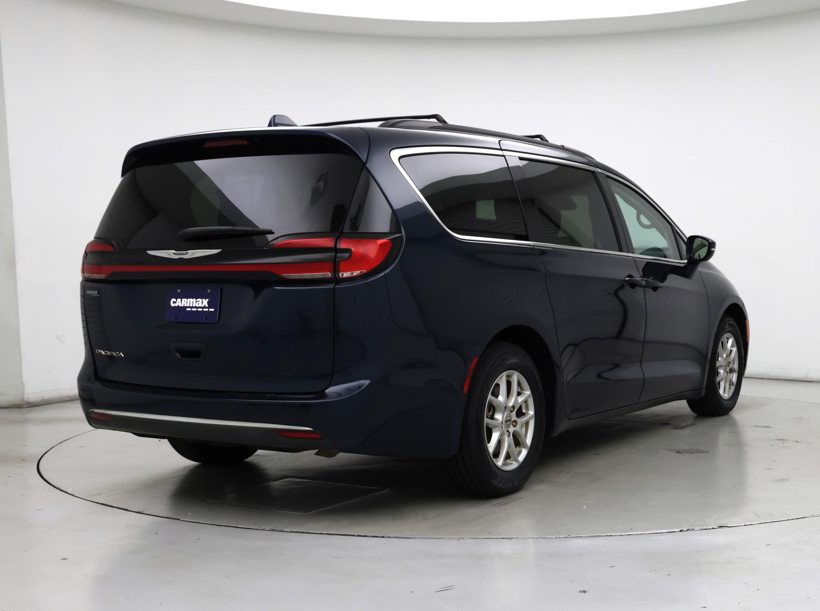 Thumbnail: 2022 Chrysler Pacifica - 8