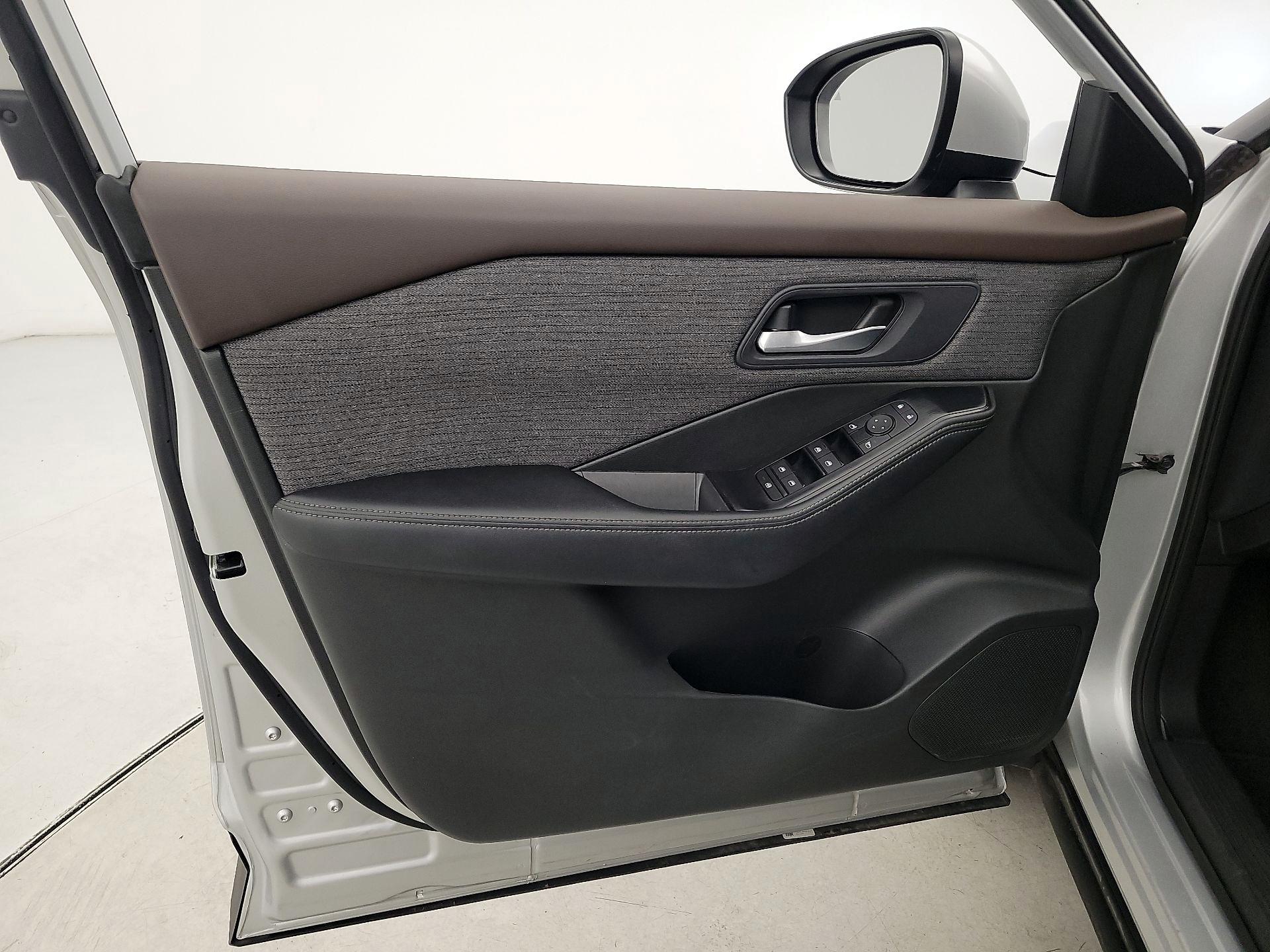 Thumbnail: 2023 Nissan Rogue - 12