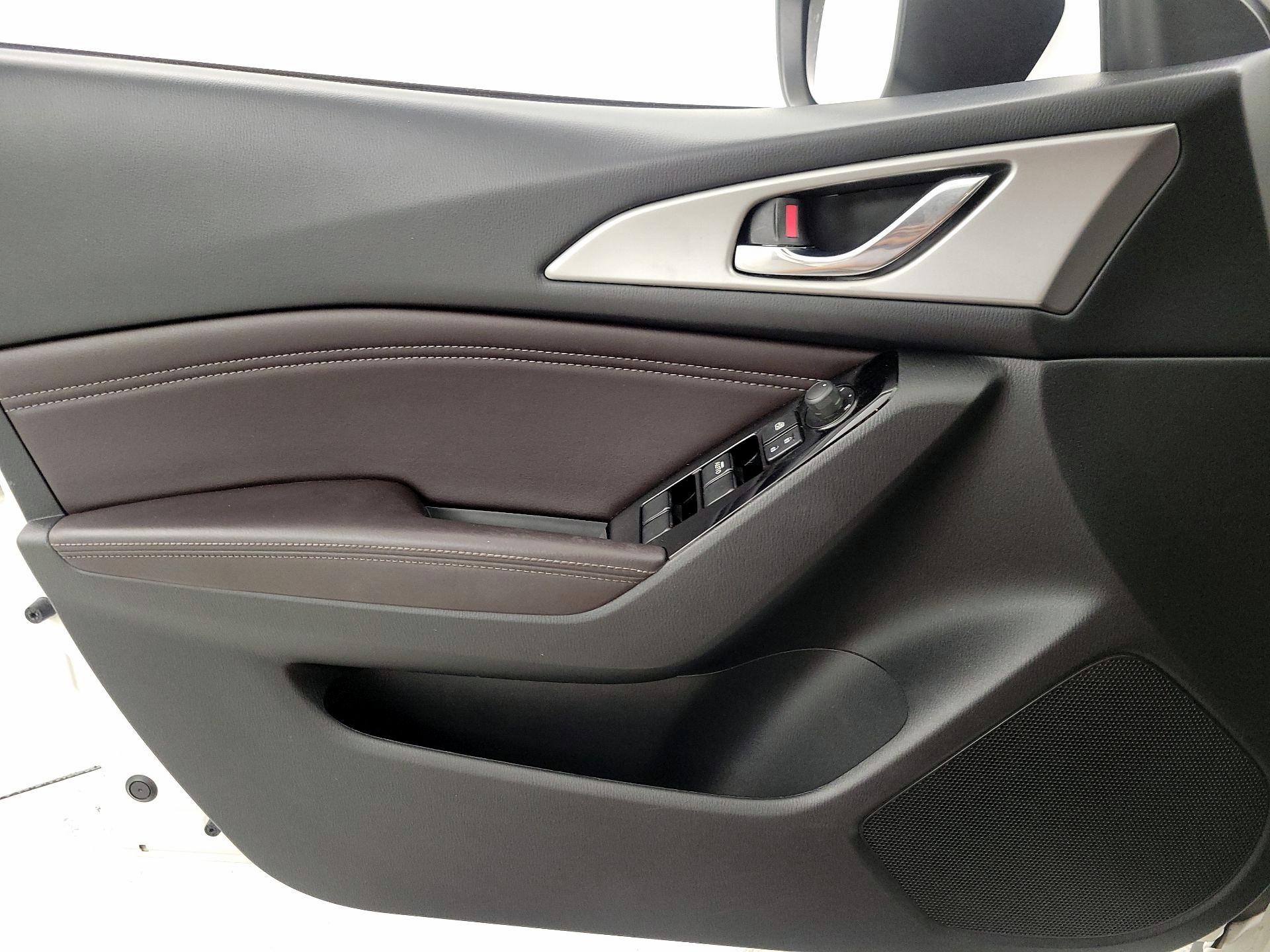 Thumbnail: 2018 Mazda Mazda3 - 12