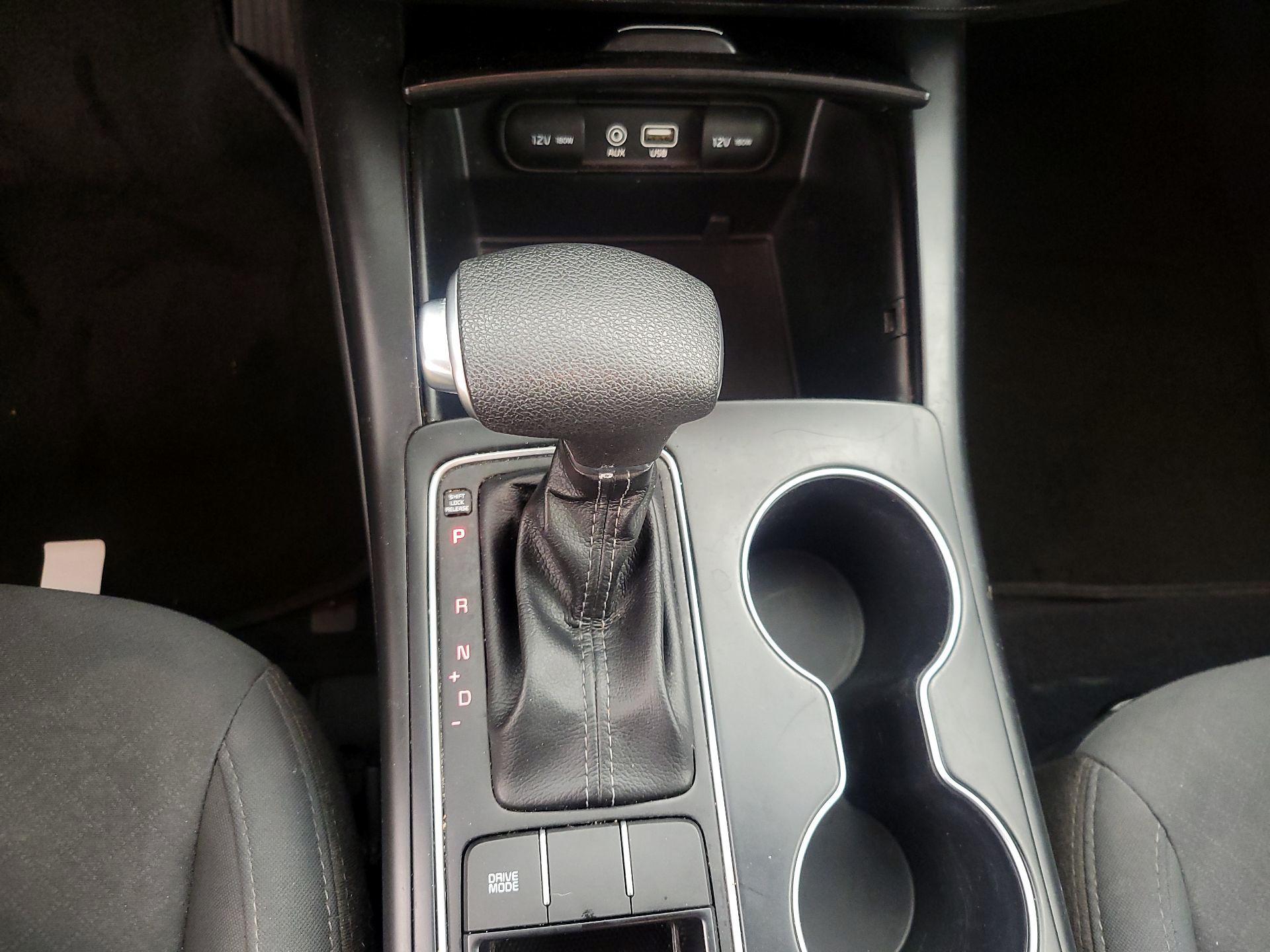 Thumbnail: 2019 Kia Sorento - 17