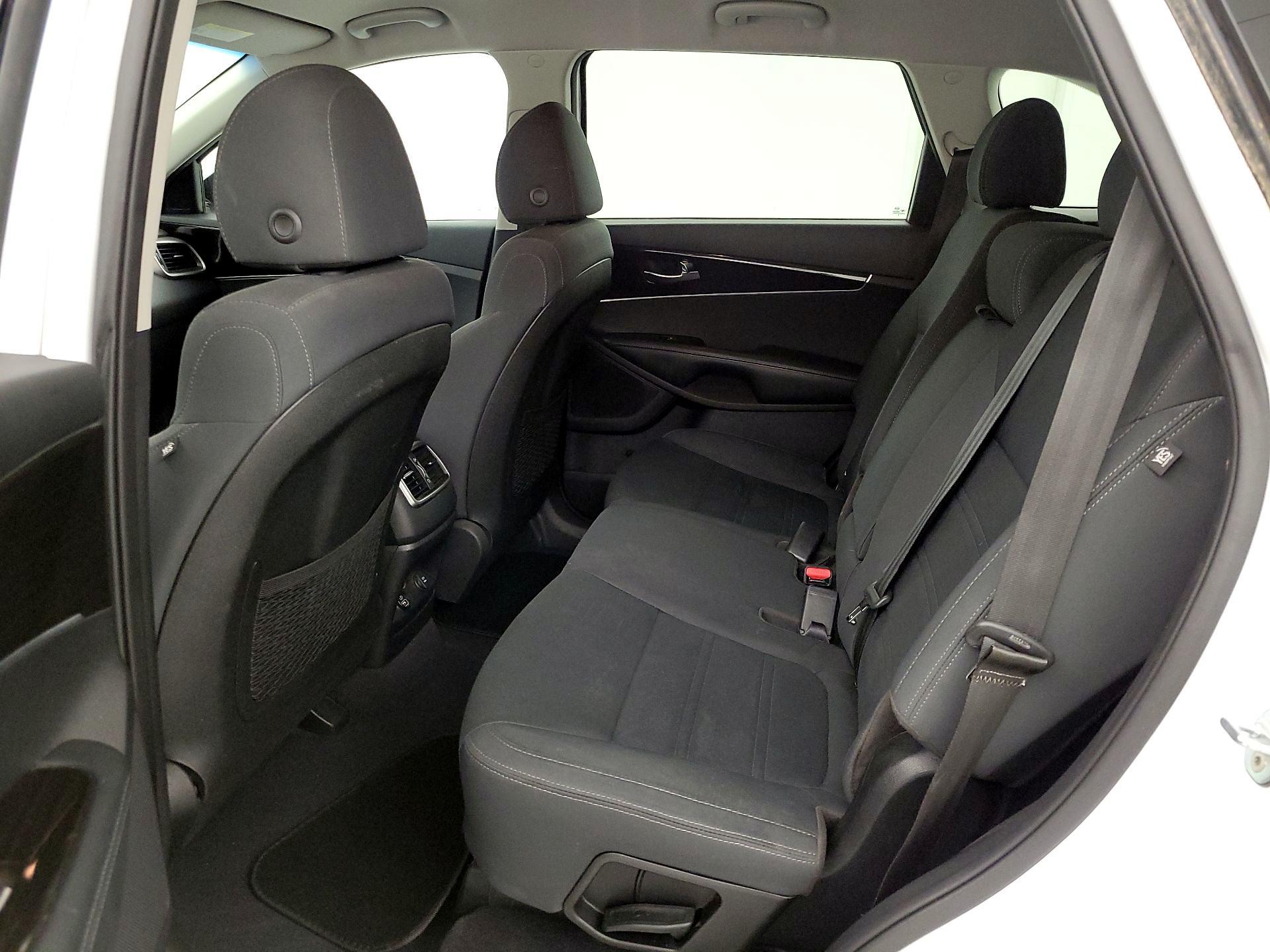 Thumbnail: 2019 Kia Sorento - 19