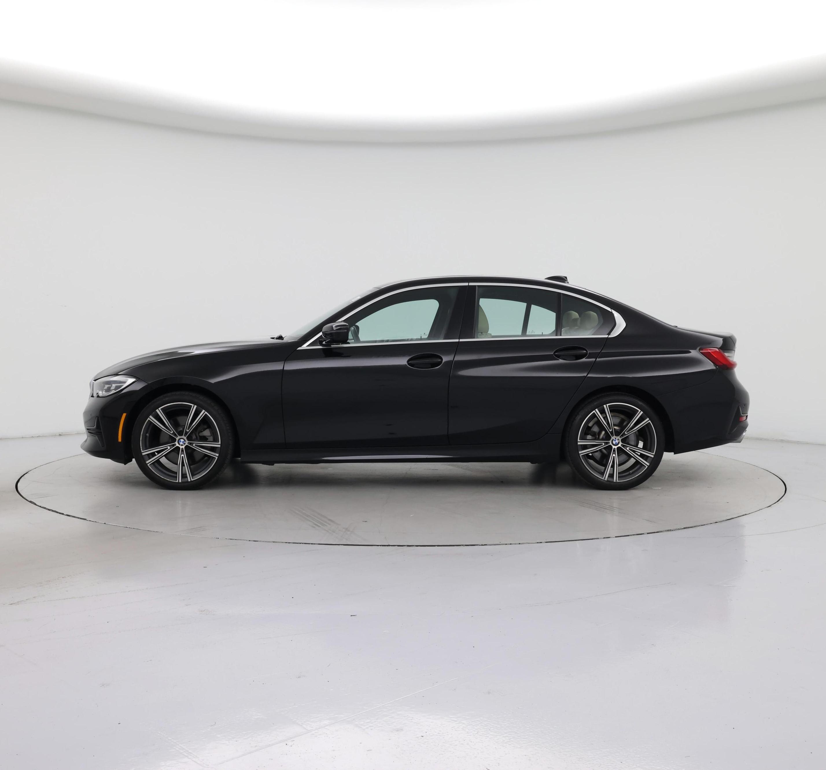 Thumbnail: 2021 BMW 3 Series - 3