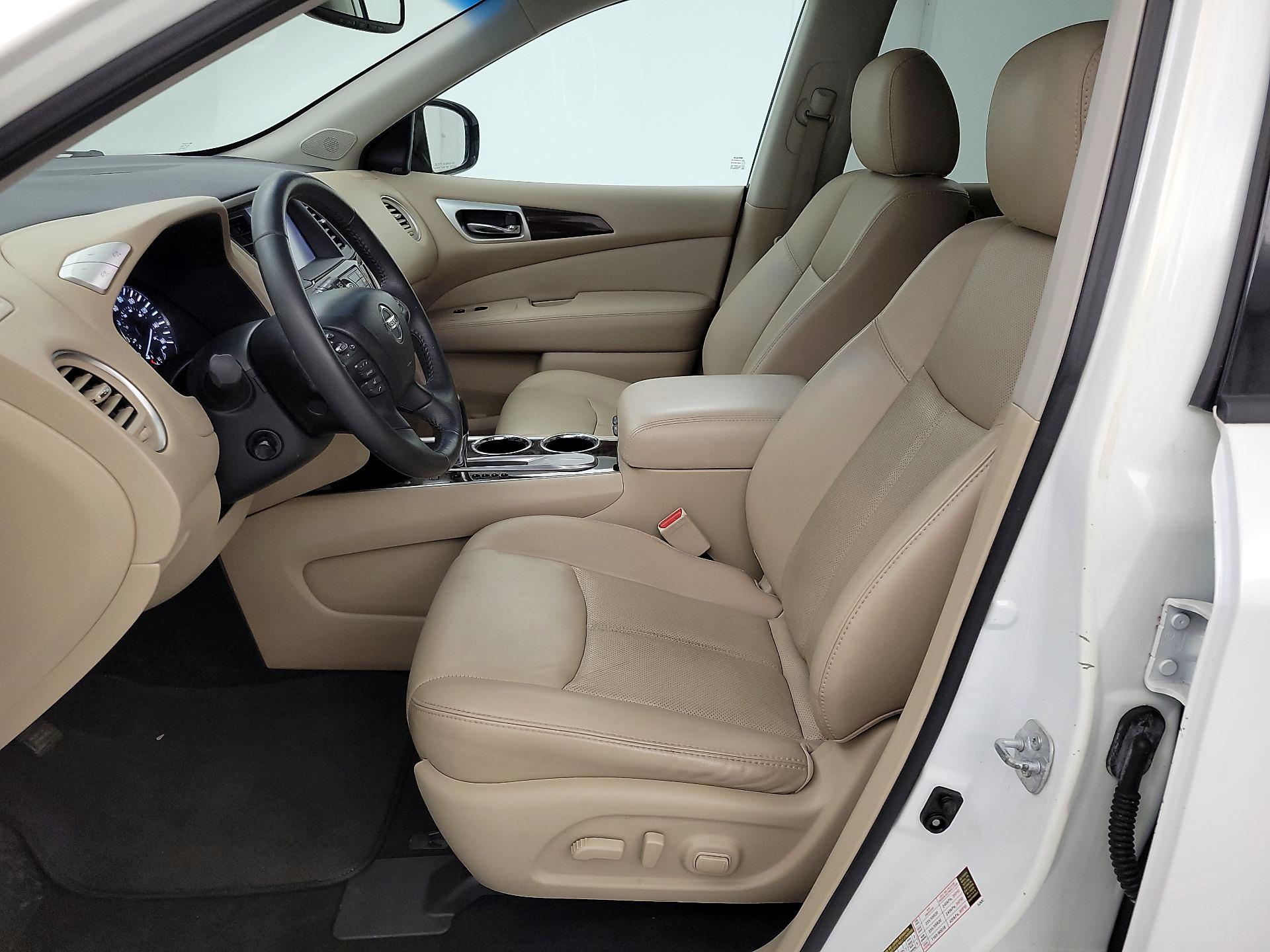 Thumbnail: 2016 Nissan Pathfinder - 11