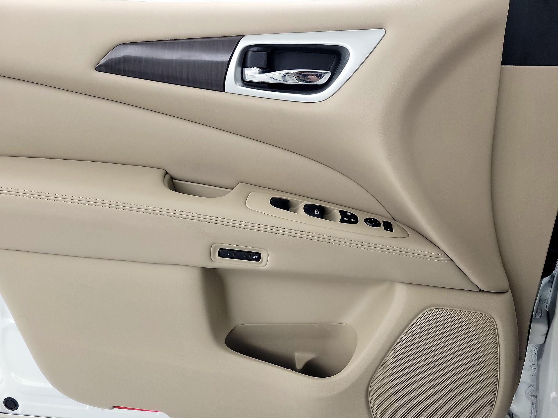 Thumbnail: 2016 Nissan Pathfinder - 12