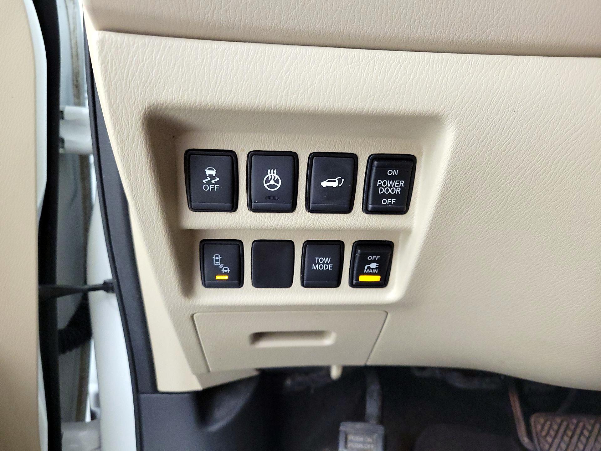 Thumbnail: 2016 Nissan Pathfinder - 13