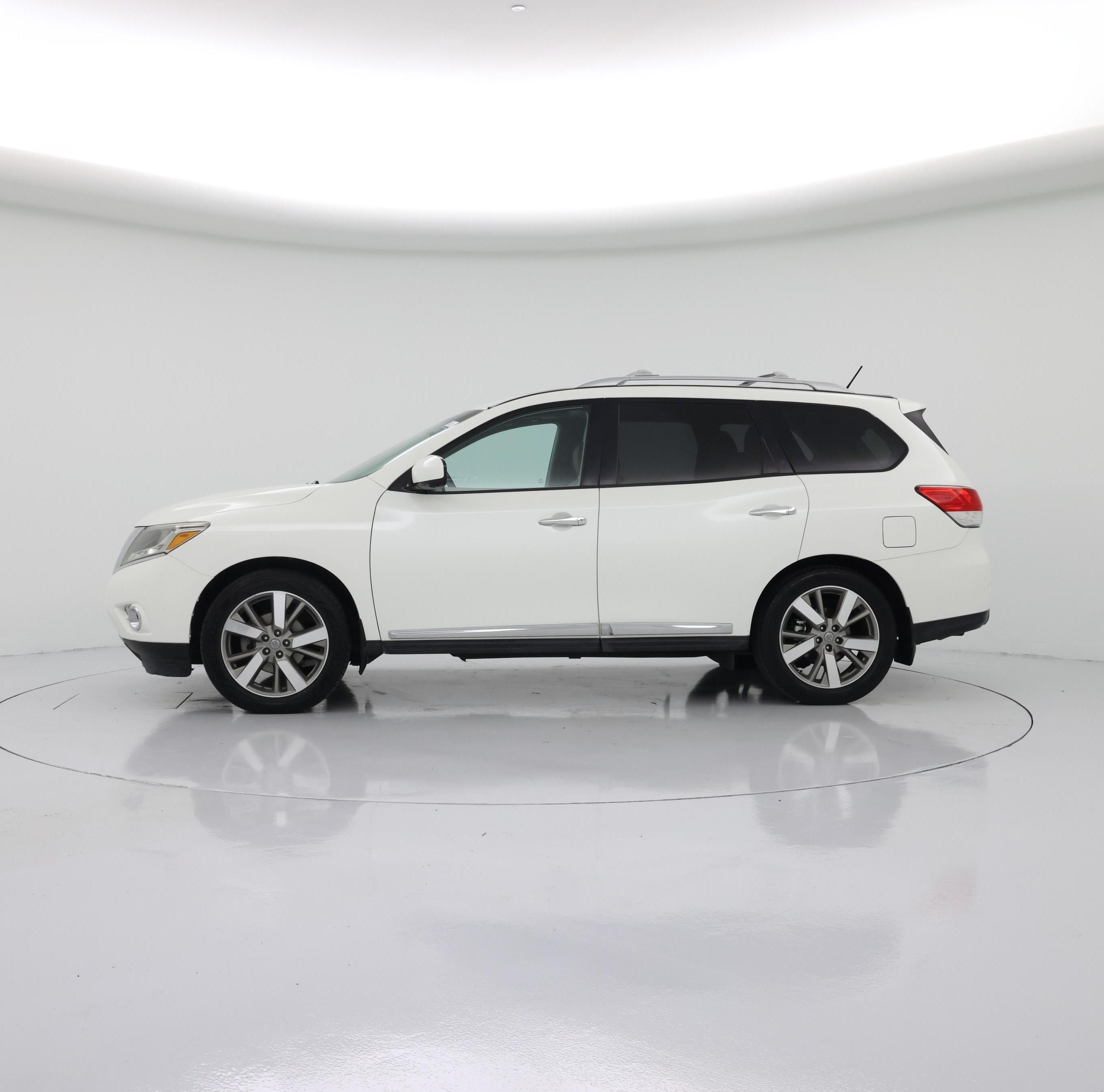 Thumbnail: 2016 Nissan Pathfinder - 3