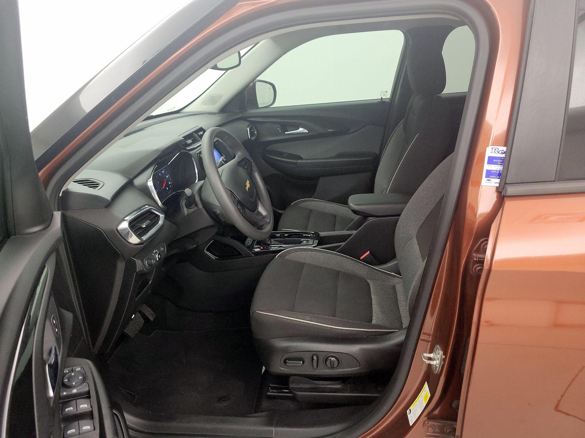 Thumbnail: 2021 Chevrolet TrailBlazer - 11