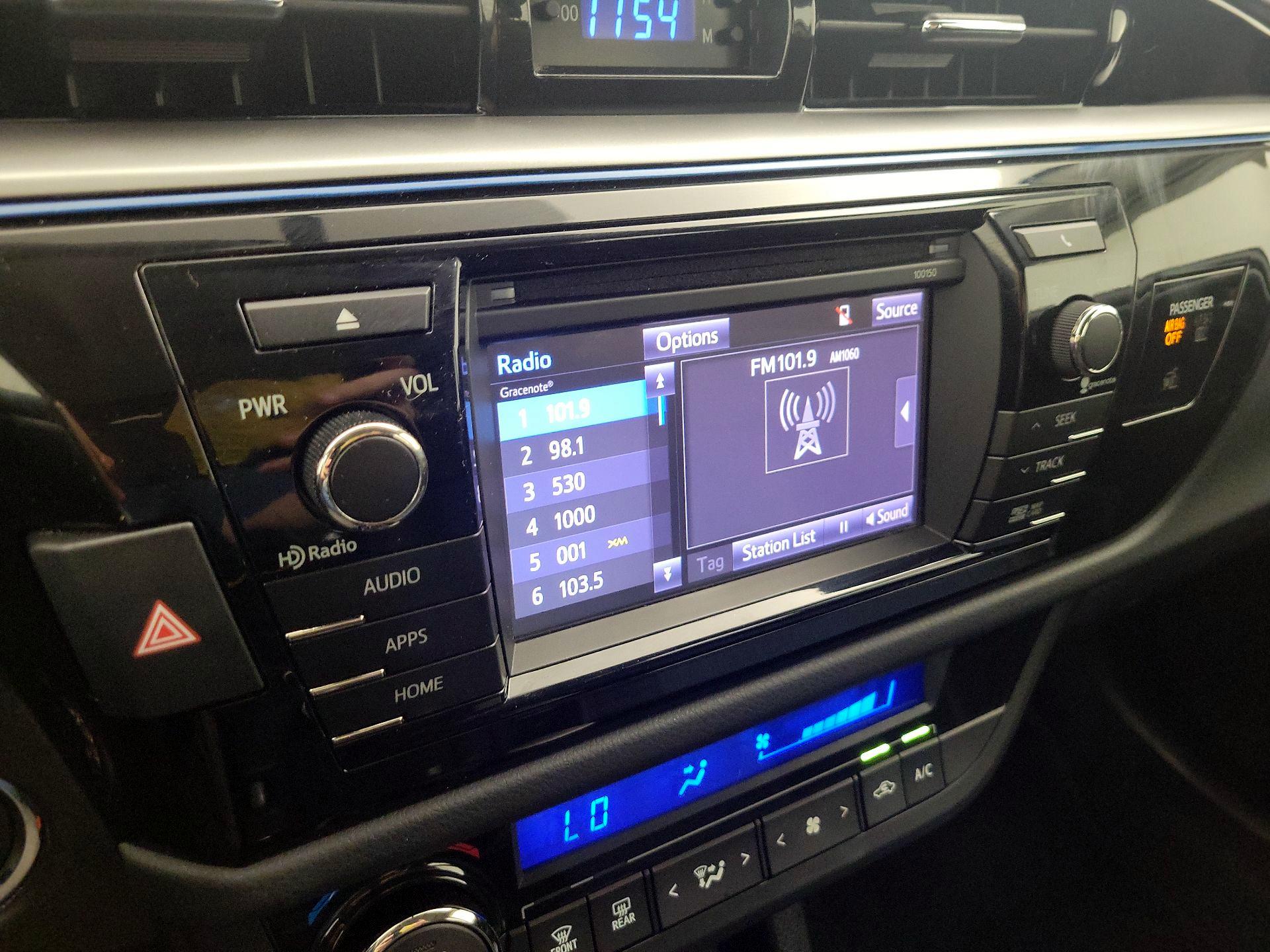 Thumbnail: 2015 Toyota Corolla - 15