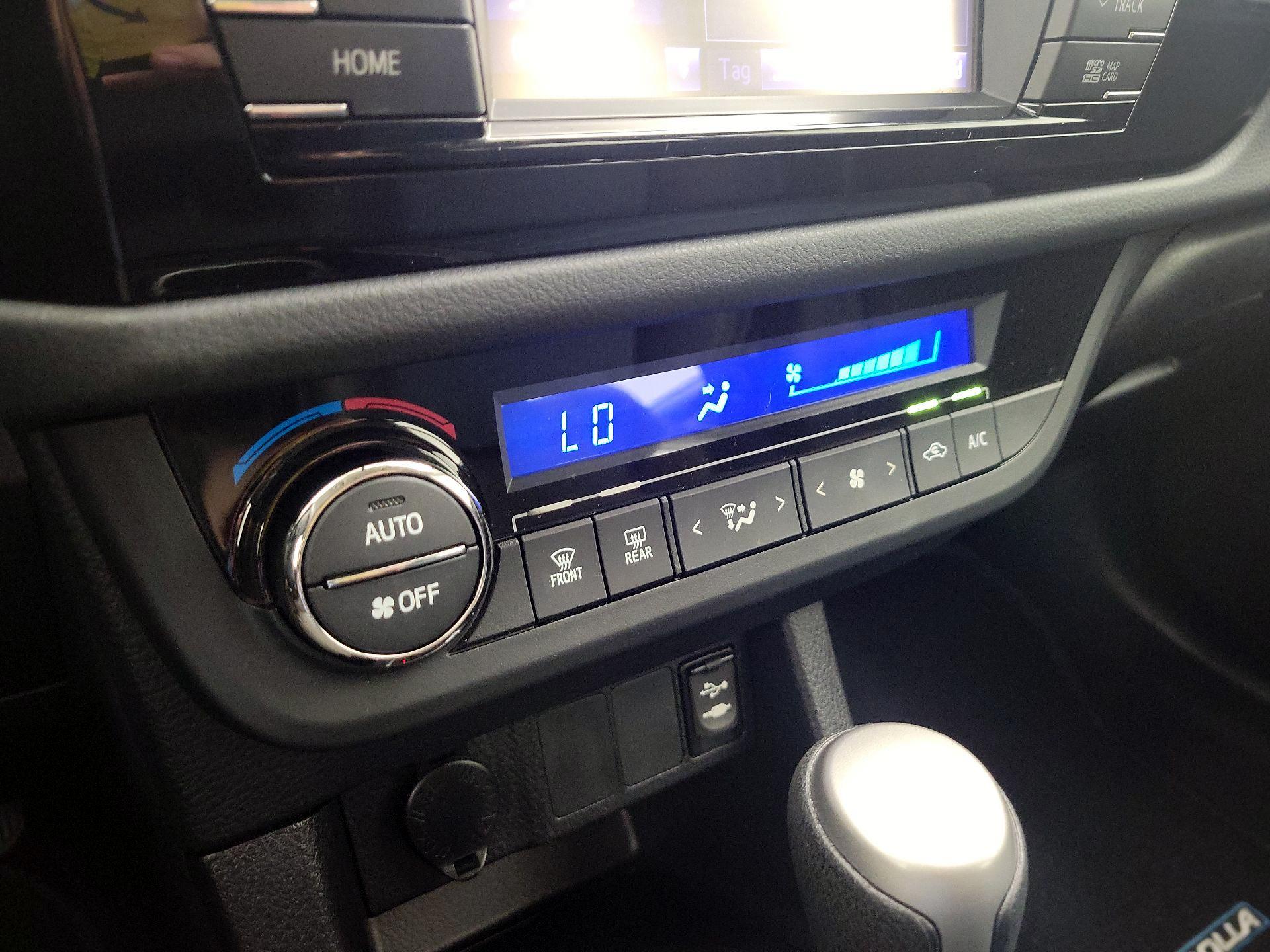 Thumbnail: 2015 Toyota Corolla - 16