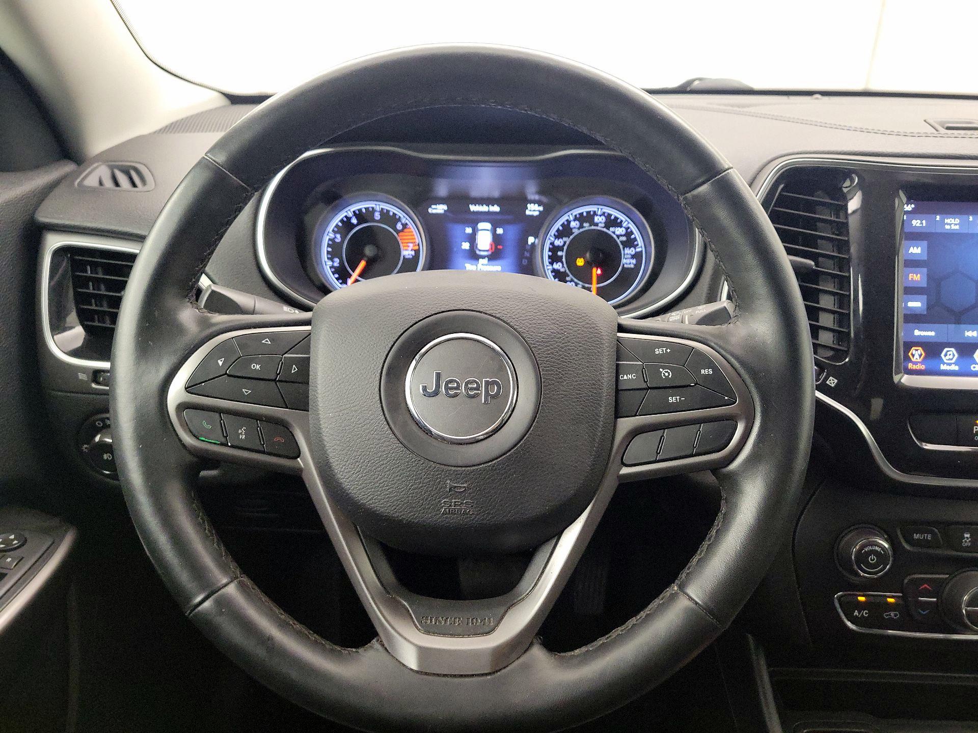 Thumbnail: 2019 Jeep Cherokee - 10