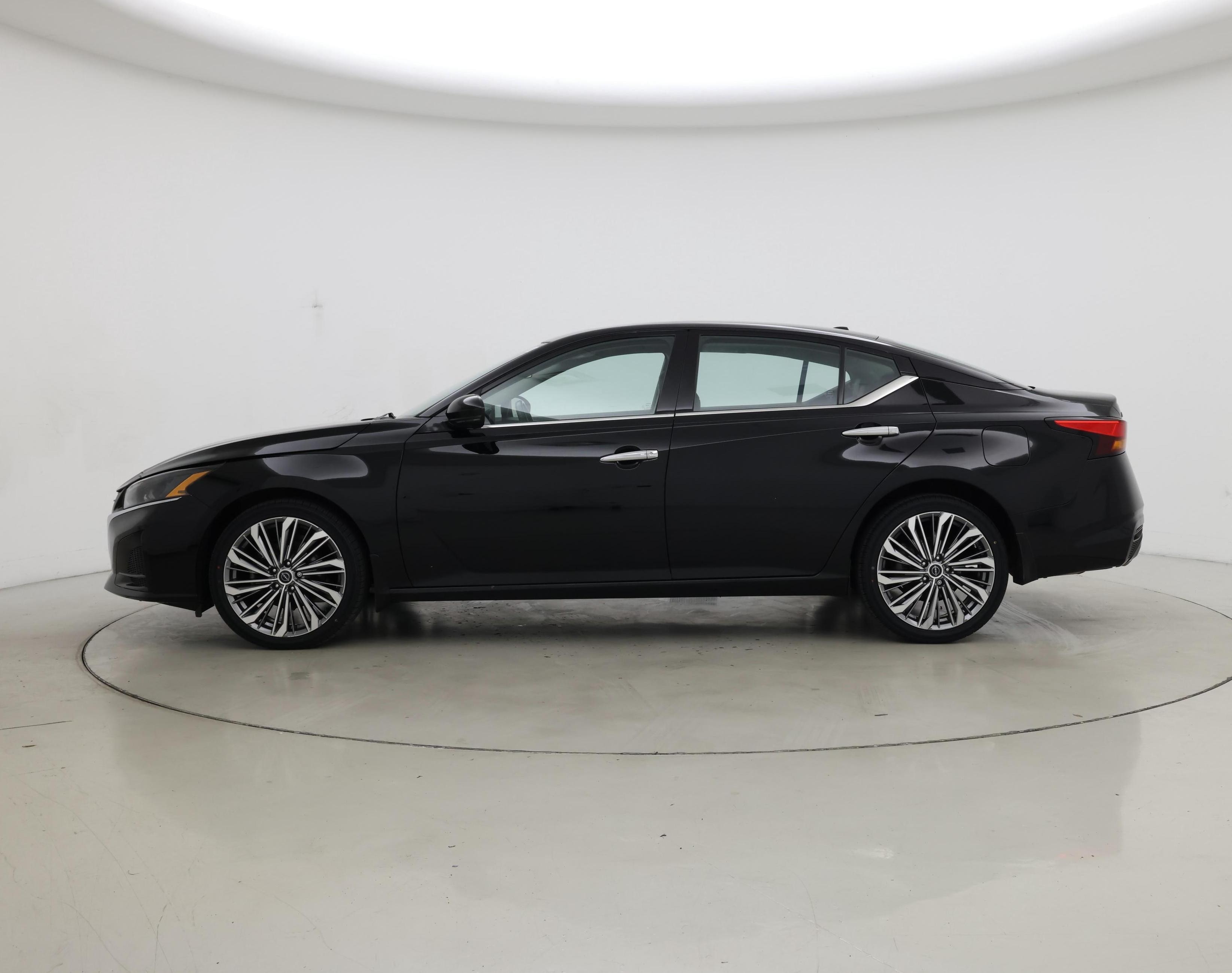 Thumbnail: 2024 Nissan Altima - 3