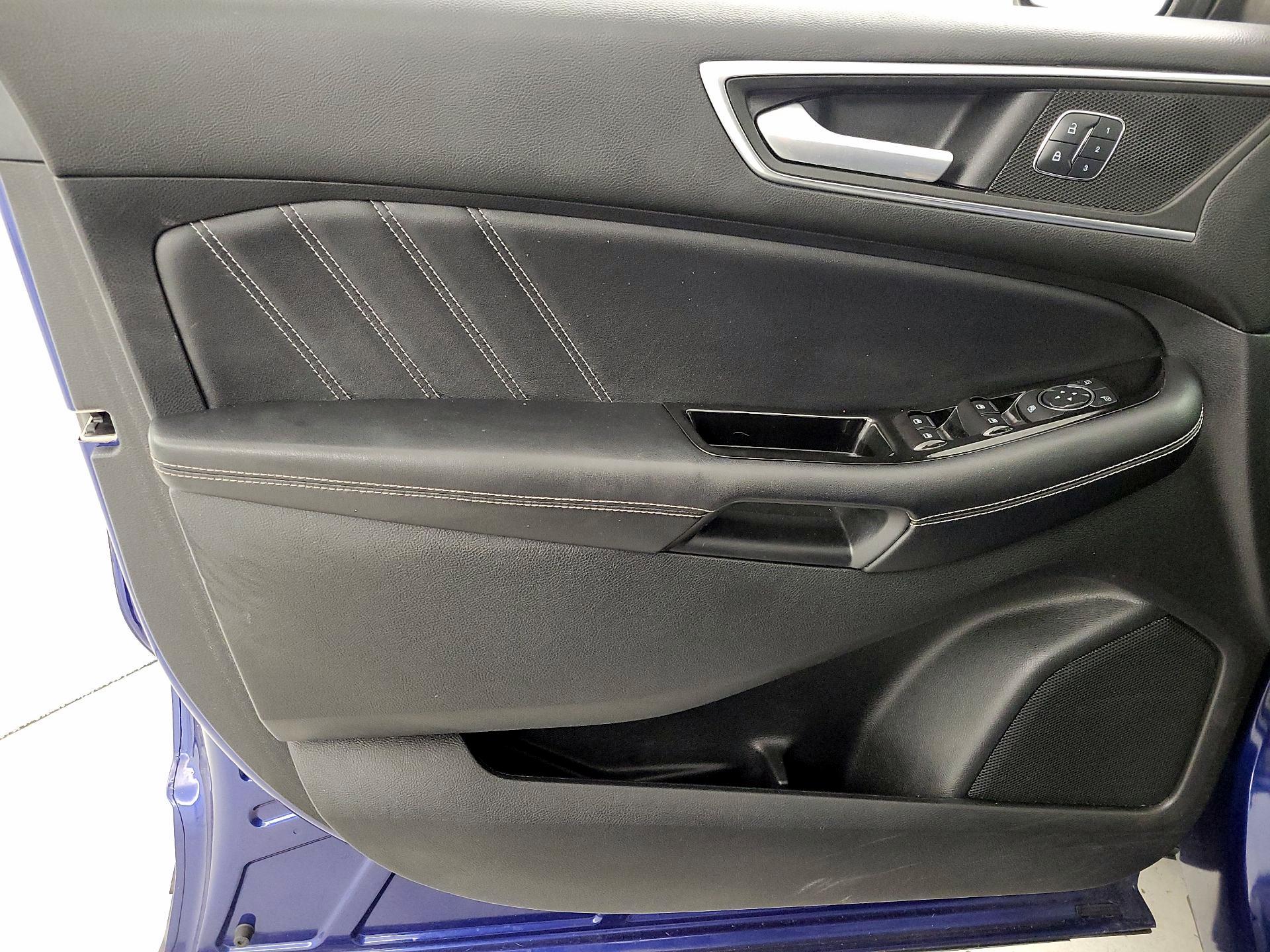 Thumbnail: 2015 Ford Edge - 12
