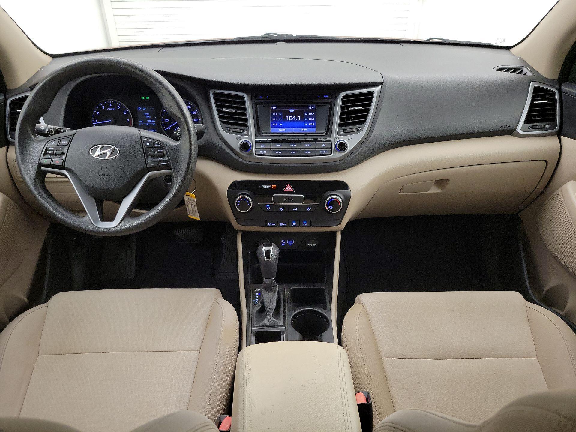 Thumbnail: 2016 Hyundai Tucson - 9