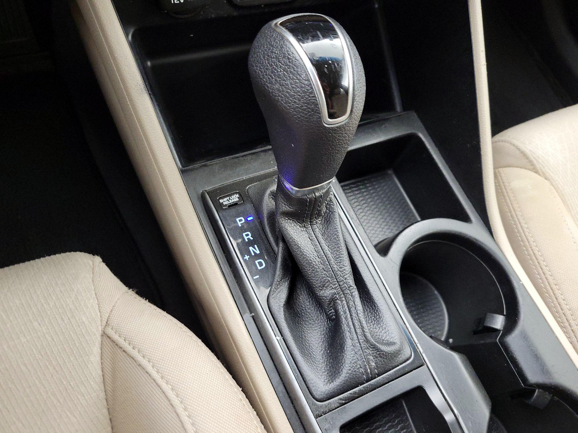 Thumbnail: 2016 Hyundai Tucson - 17