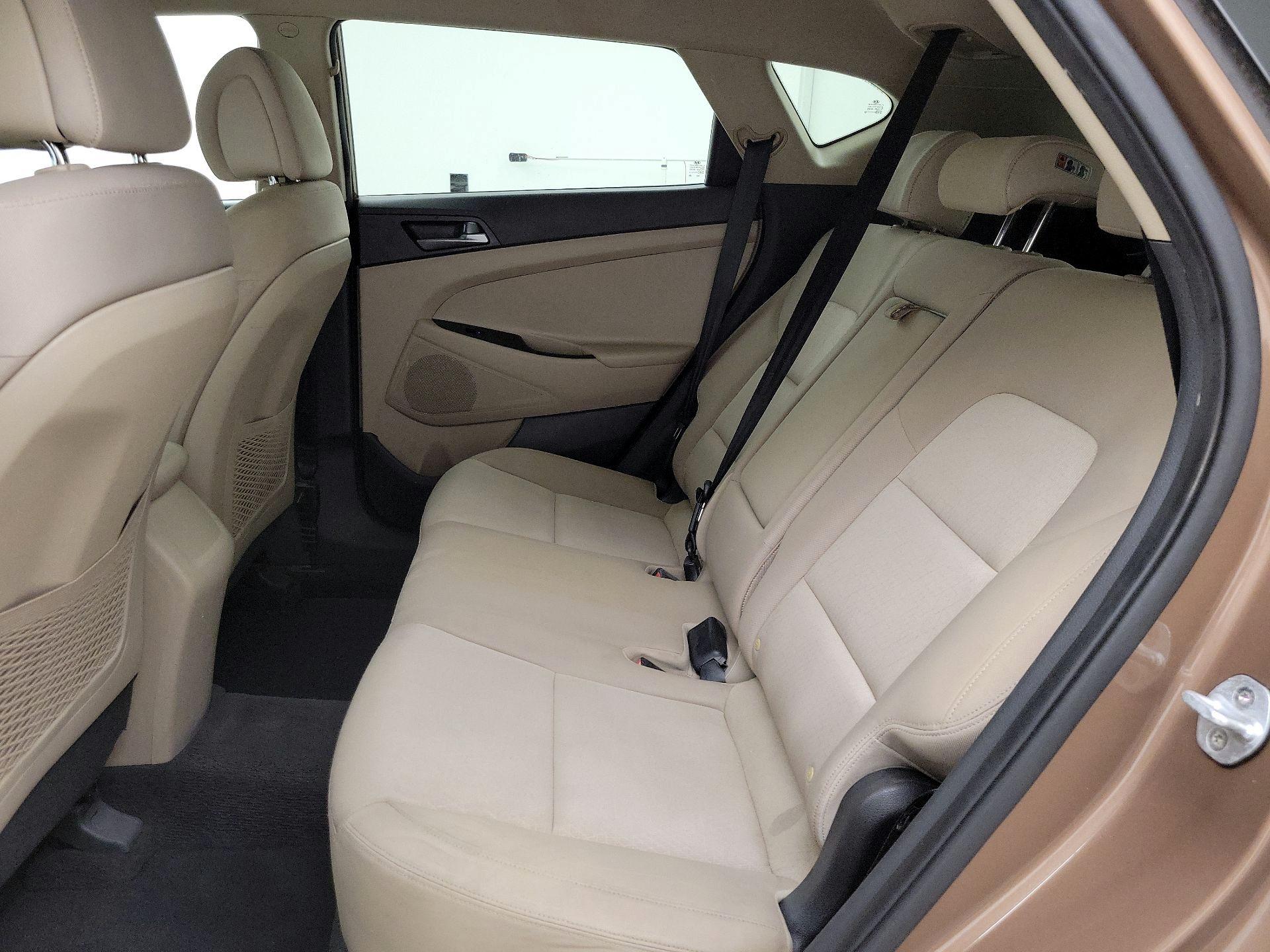 Thumbnail: 2016 Hyundai Tucson - 19