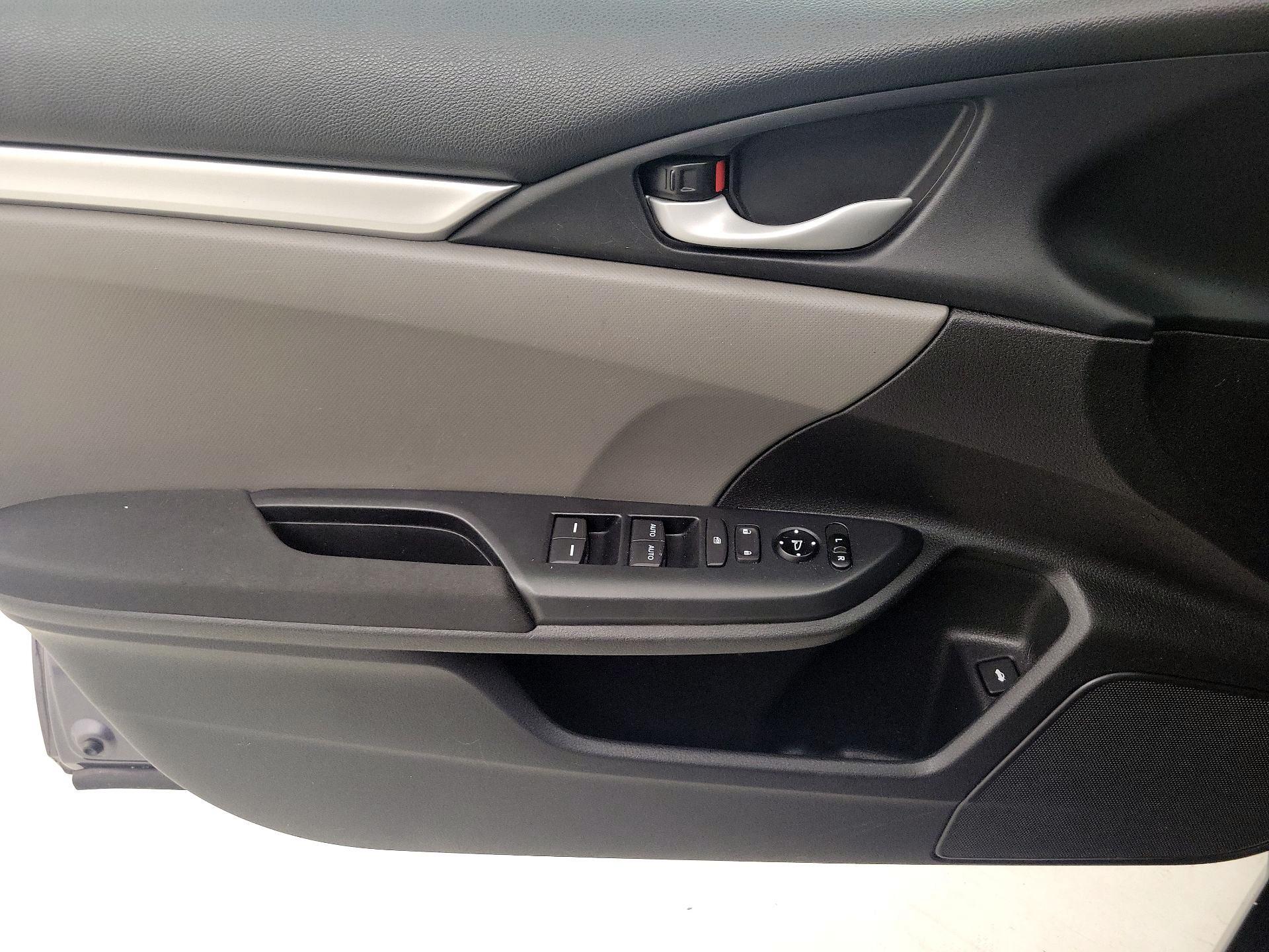 Thumbnail: 2016 Honda Civic - 12
