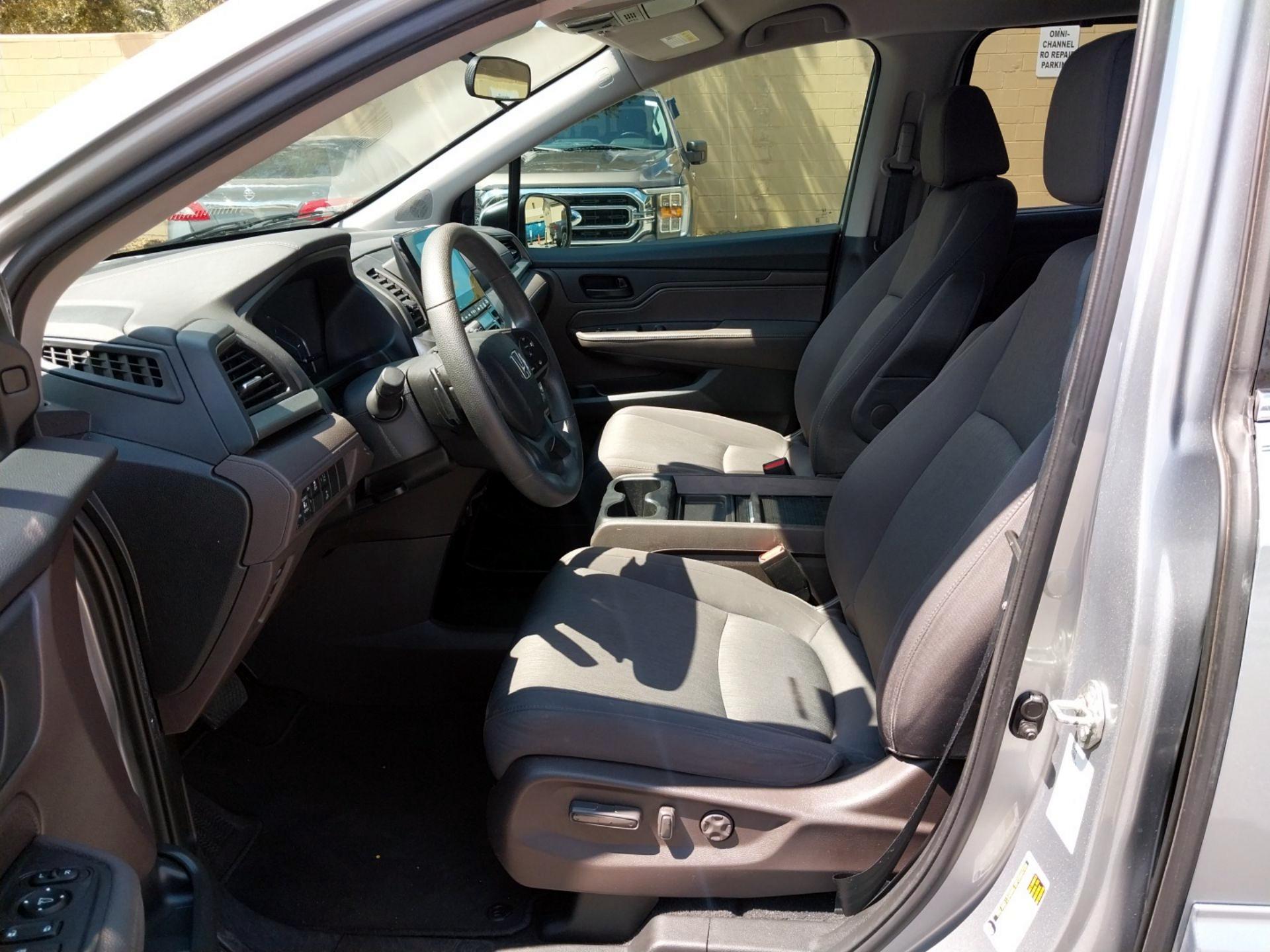 Thumbnail: 2019 Honda Odyssey - 9
