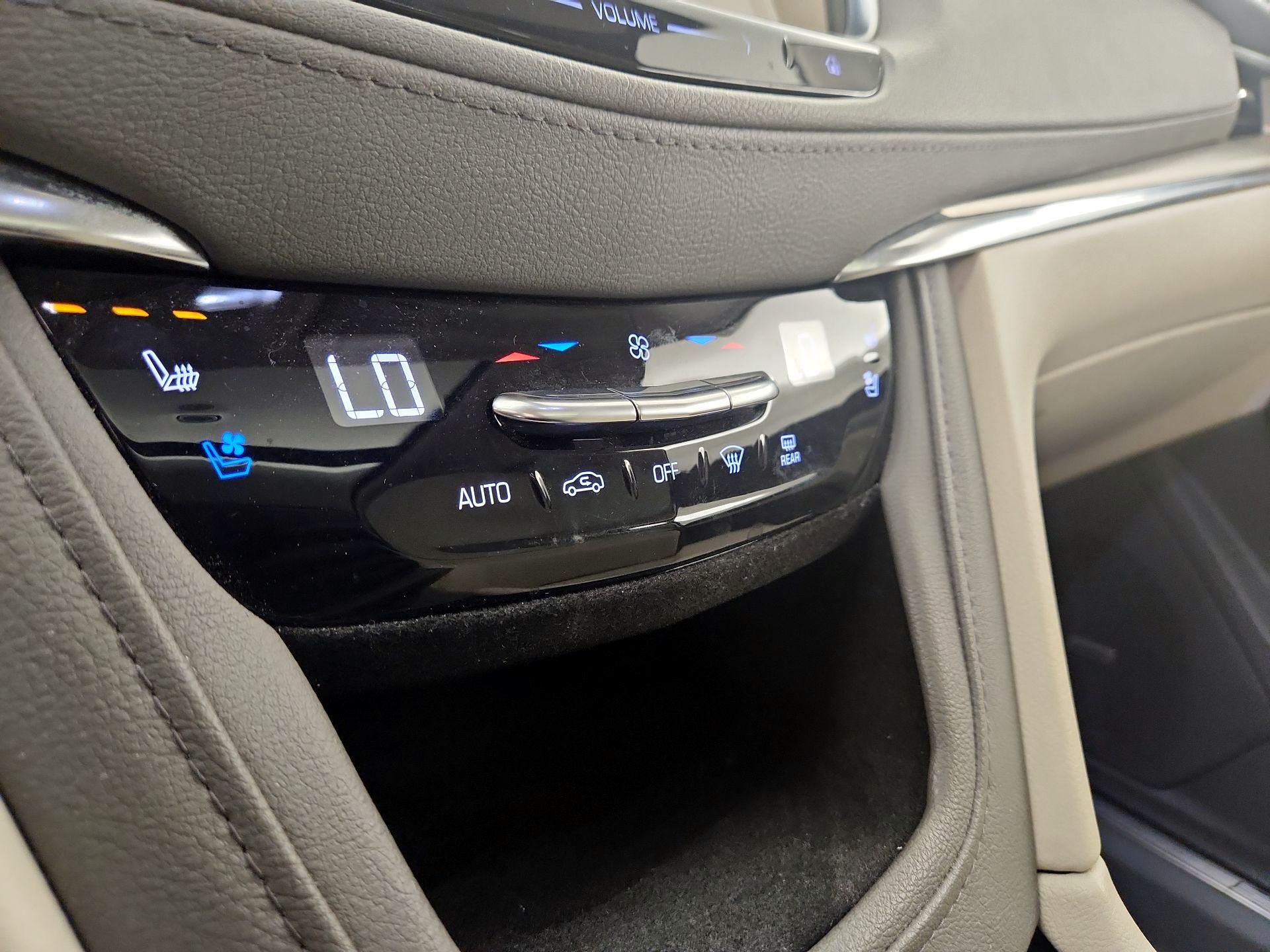 Thumbnail: 2019 Cadillac XT5 - 17
