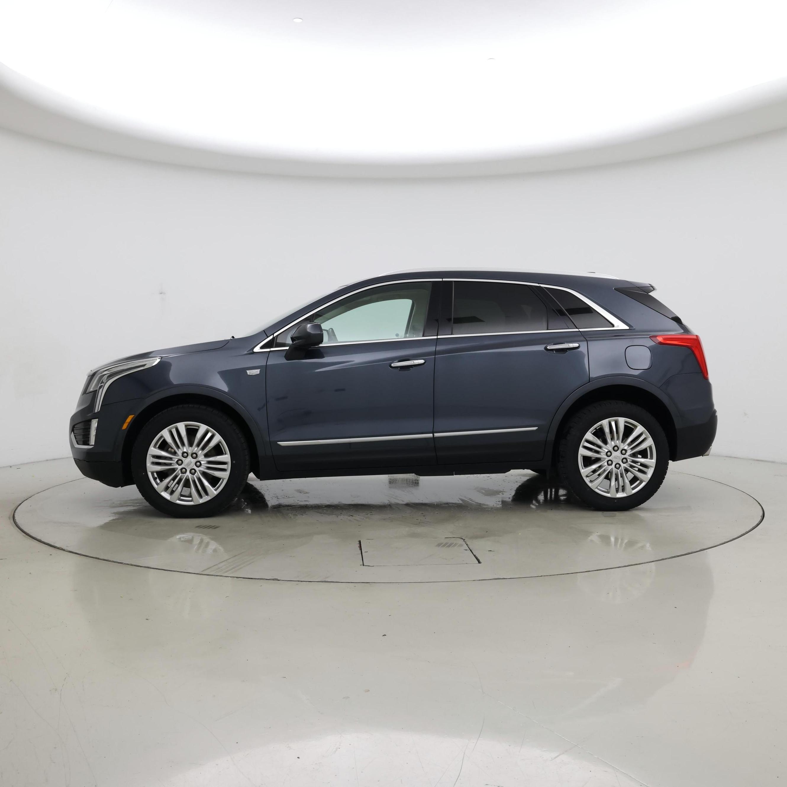 Thumbnail: 2019 Cadillac XT5 - 3