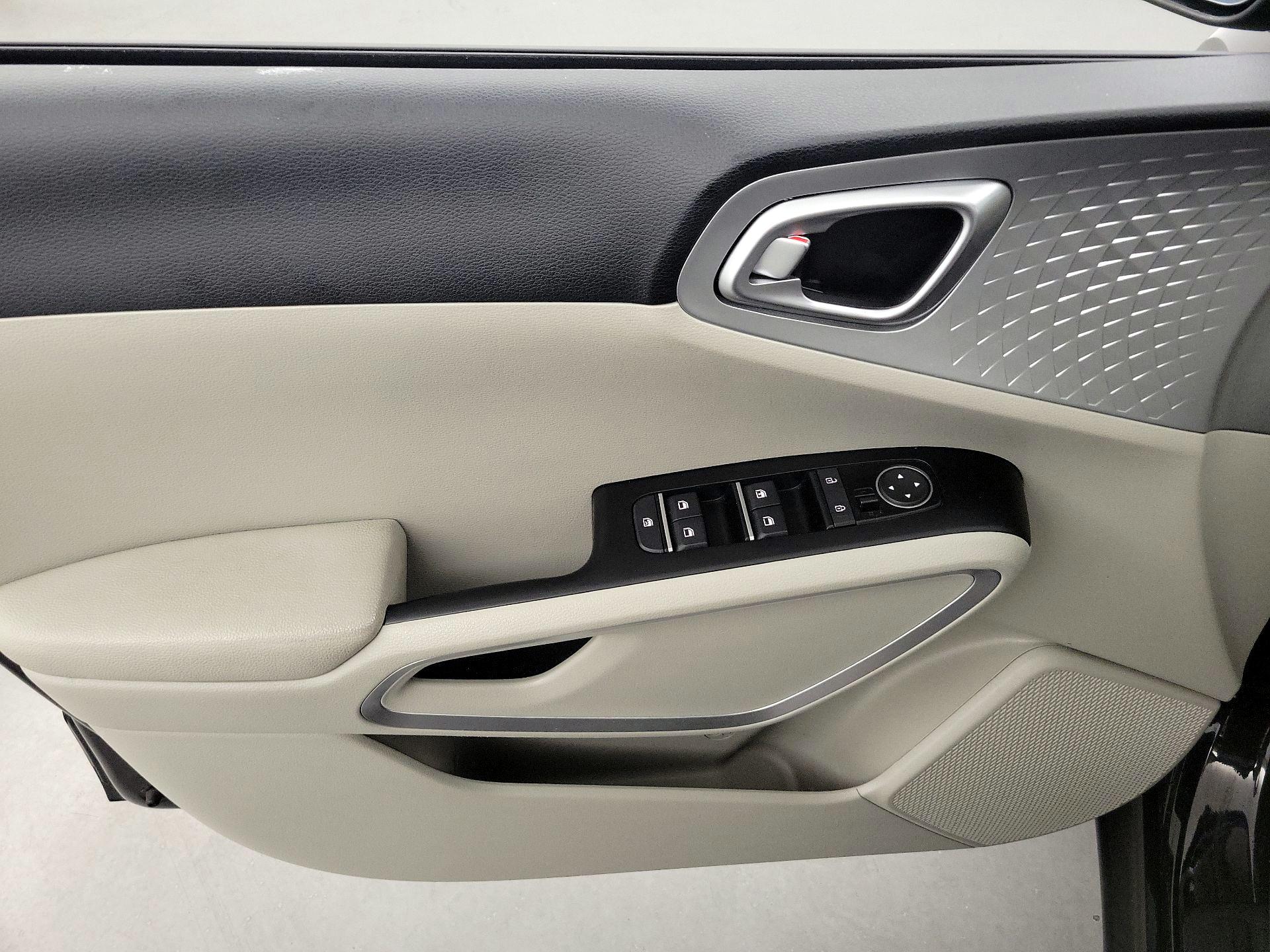 Thumbnail: 2021 Kia Soul - 12