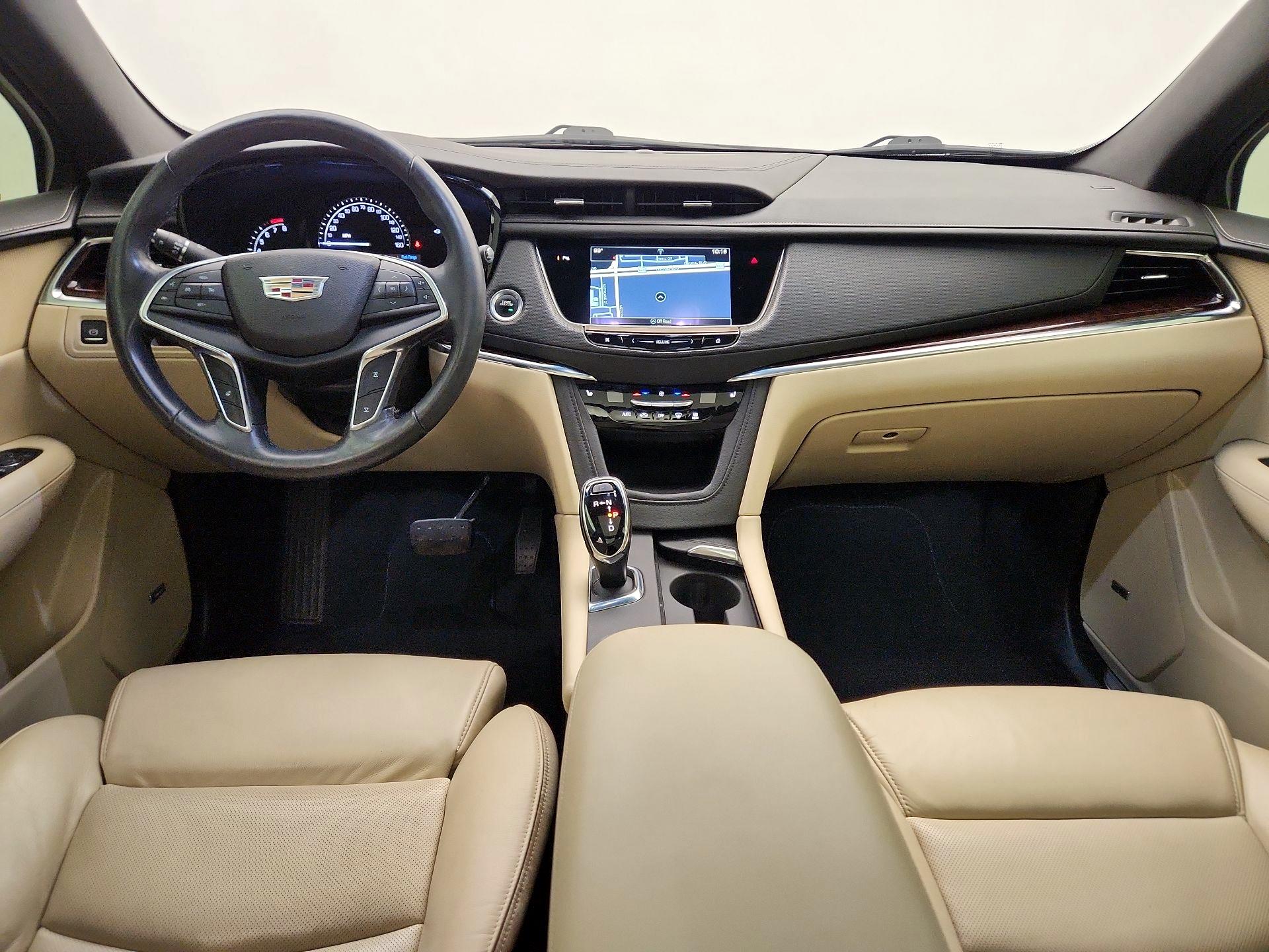 Thumbnail: 2017 Cadillac XT5 - 9