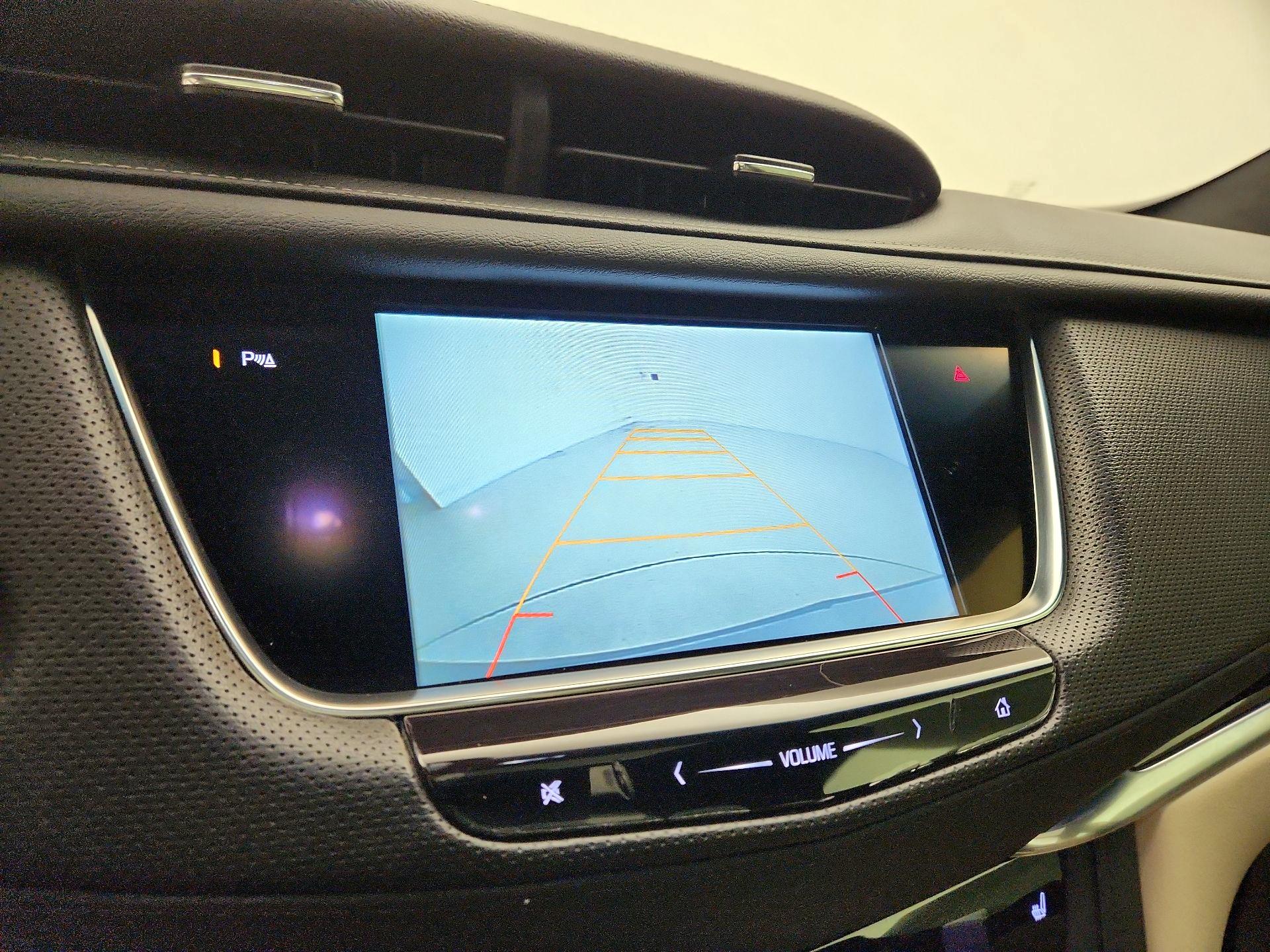 Thumbnail: 2017 Cadillac XT5 - 15